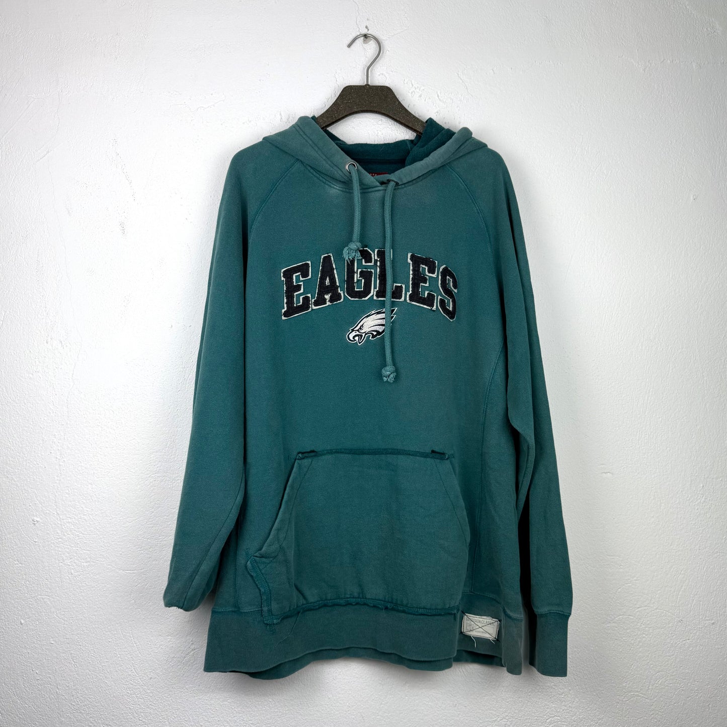 Kuratierter Vintage Onlineshop nachhaltige Secondhand Kleidung online kaufen, Online Shop Vintage, Vintage Online Shop, Second Hand Online Shop, gebraucht, zweite Hand, reused, preloved, Y2K, thriftshop, thriftstore, thrifting, thrift shop, thrift store