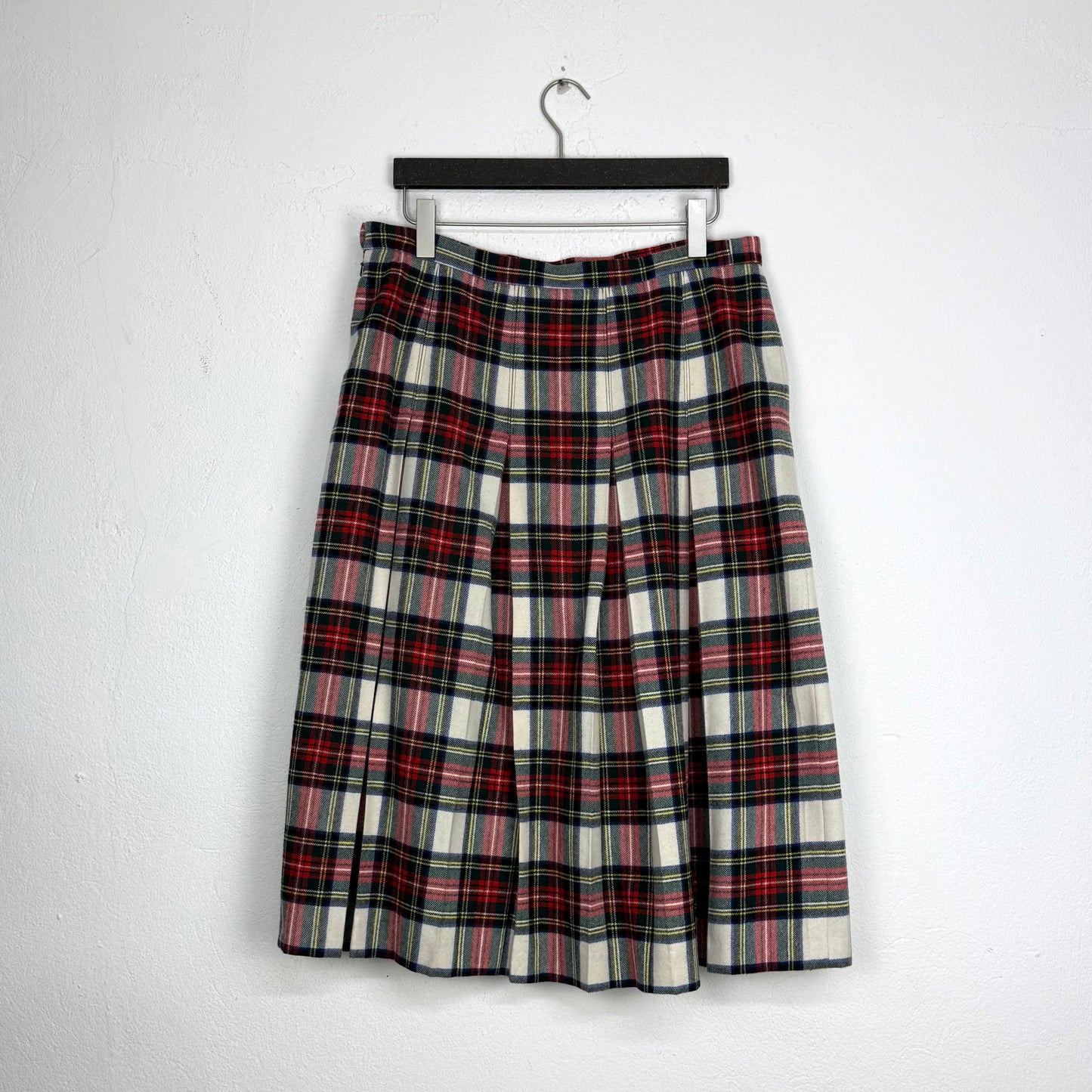 Kuratierter Vintage Onlineshop nachhaltige Secondhand Kleidung online kaufen, Online Shop Vintage, Vintage Online Shop, Second Hand Online Shop, gebraucht, zweite Hand, reused, preloved, Y2K, thriftshop, thriftstore, thrifting, thrift shop, thrift store