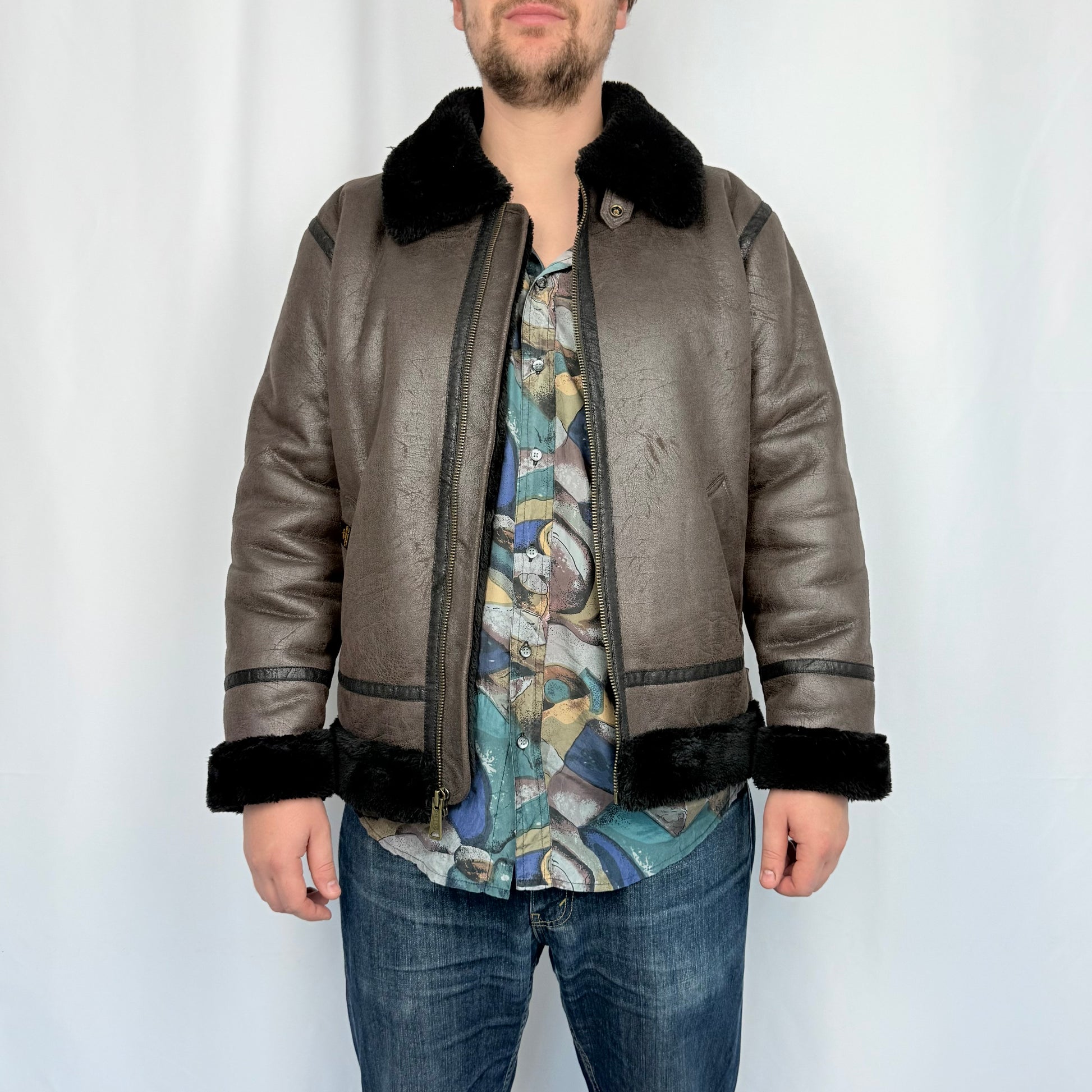 Kuratierter Vintage Onlineshop nachhaltige Secondhand Kleidung online kaufen, Online Shop Vintage, Vintage Online Shop, Second Hand Online Shop, gebraucht, zweite Hand, reused, preloved, Y2K, thriftshop, thriftstore, thrifting, thrift shop, thrift store, retro, cozy, warm, winter