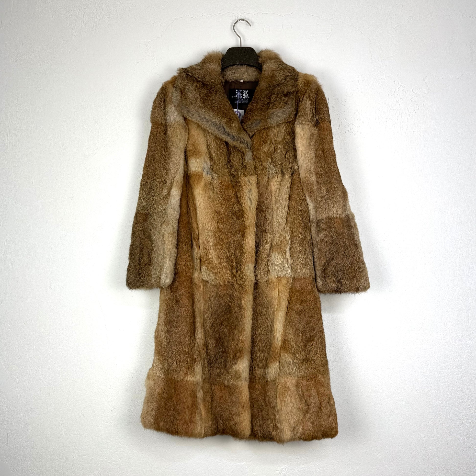 Kuratierter Vintage Onlineshop nachhaltige Secondhand Kleidung online kaufen, Online Shop Vintage, Vintage Online Shop, Second Hand Online Shop, gebraucht, zweite Hand, reused, preloved, Y2K, thriftshop, thriftstore, thrifting, thrift shop, thrift store