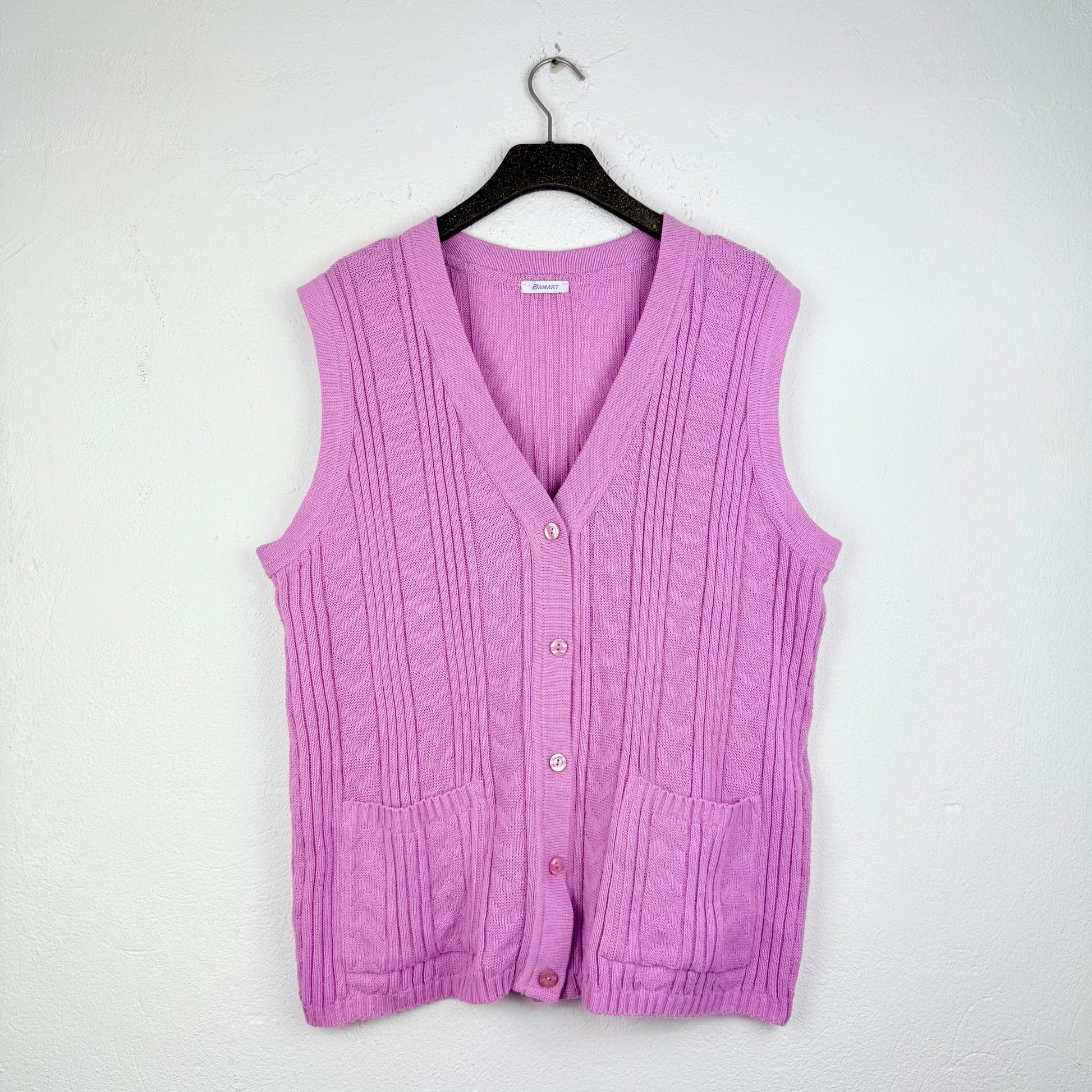 Kuratierter Vintage Onlineshop nachhaltige Secondhand Kleidung online kaufen, Online Shop Vintage, Vintage Online Shop, Second Hand Online Shop, gebraucht, zweite Hand, reused, preloved, Y2K, thriftshop, thriftstore, thrifting, thrift shop, thrift store