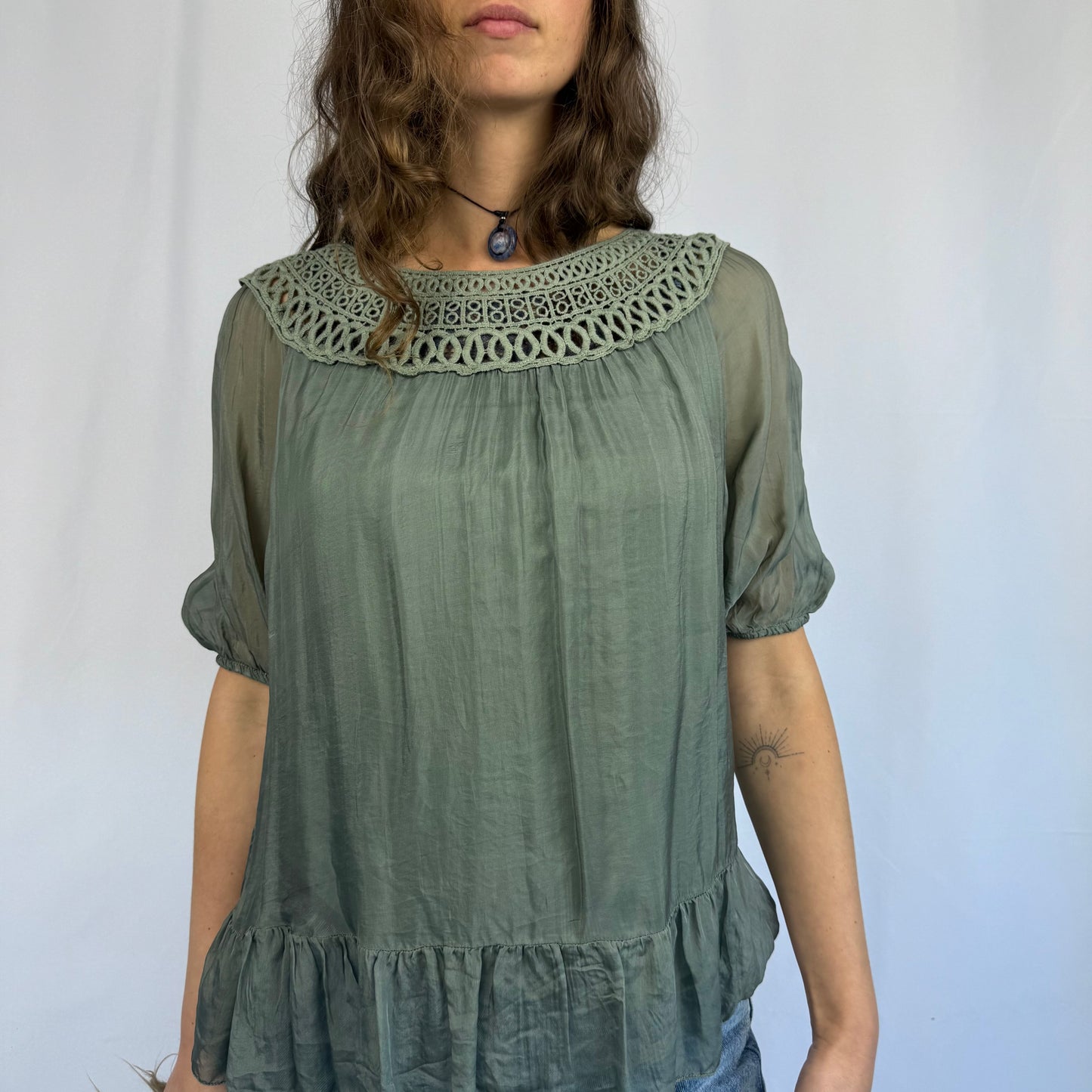 Kuratierter Vintage Onlineshop nachhaltige Secondhand Kleidung online kaufen, Online Shop Vintage, Vintage Online Shop, Second Hand Online Shop, gebraucht, zweite Hand, reused, preloved, Y2K, thriftshop, thriftstore, thrifting, thrift shop, thrift store, Retro, Boho, Whimsy