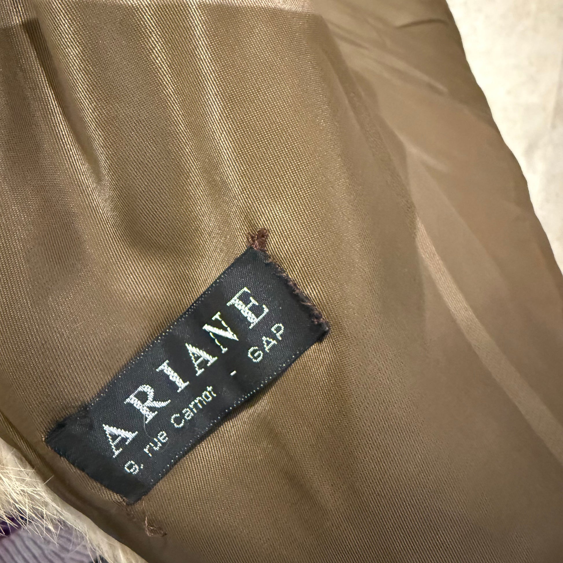 Kuratierter Vintage Onlineshop nachhaltige Secondhand Kleidung online kaufen, Online Shop Vintage, Vintage Online Shop, Second Hand Online Shop, gebraucht, zweite Hand, reused, preloved, Y2K, thriftshop, thriftstore, thrifting, thrift shop, thrift store