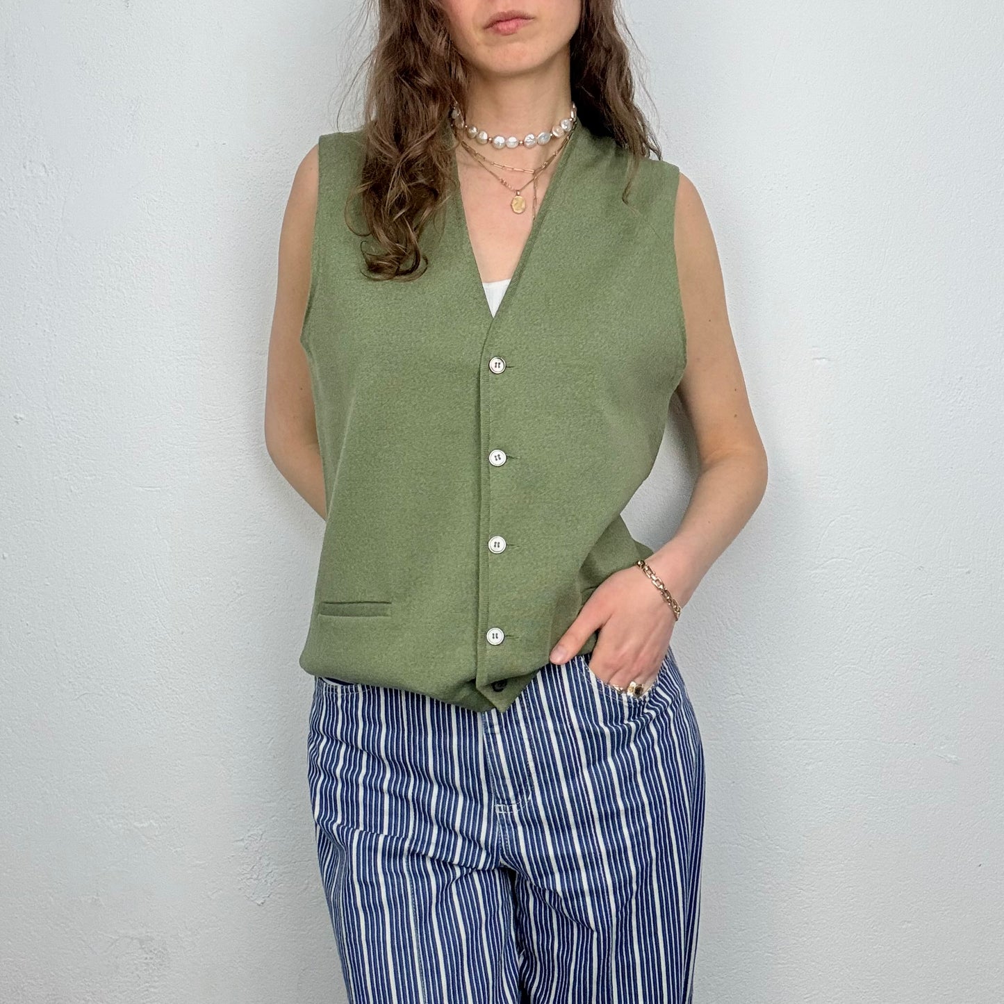 Kuratierter Vintage Onlineshop nachhaltige Secondhand Kleidung online kaufen, Online Shop Vintage, Vintage Online Shop, Second Hand Online Shop, gebraucht, zweite Hand, reused, preloved, Y2K, thriftshop, thriftstore, thrifting, thrift shop, thrift store