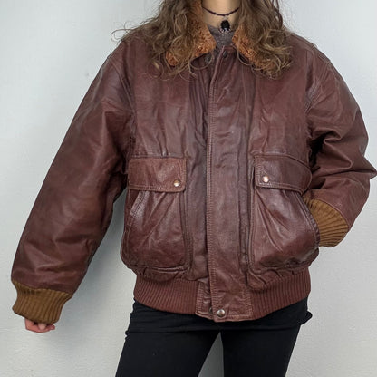 Kuratierter Vintage Onlineshop nachhaltige Secondhand Kleidung online kaufen, Online Shop Vintage, Vintage Online Shop, Second Hand Online Shop, gebraucht, zweite Hand, reused, preloved, Y2K, thriftshop, thriftstore, thrifting, thrift shop, thrift store