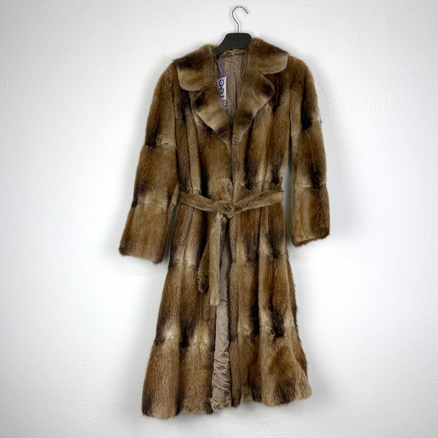 Kuratierter Vintage Onlineshop nachhaltige Secondhand Kleidung online kaufen, Online Shop Vintage, Vintage Online Shop, Second Hand Online Shop, gebraucht, zweite Hand, reused, preloved, Y2K, thriftshop, thriftstore, thrifting, thrift shop, thrift store
