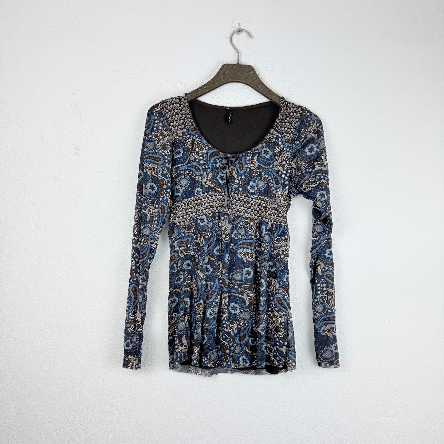 Kuratierter Vintage Onlineshop nachhaltige Secondhand Kleidung online kaufen, Online Shop Vintage, Vintage Online Shop, Second Hand Online Shop, gebraucht, zweite Hand, reused, preloved, Y2K, thriftshop, thriftstore, thrifting, thrift shop, thrift store, Boho, Festival