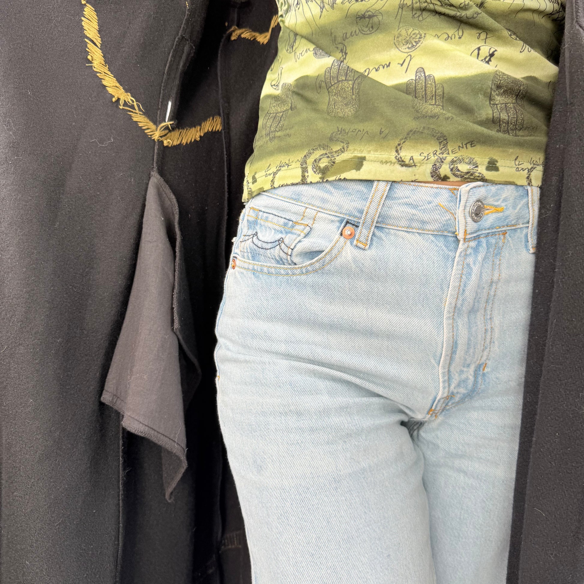 Kuratierter Vintage Onlineshop nachhaltige Secondhand Kleidung online kaufen, Online Shop Vintage, Vintage Online Shop, Second Hand Online Shop, gebraucht, zweite Hand, reused, preloved, Y2K, thriftshop, thriftstore, thrifting, thrift shop, thrift store, Cozy, Unique, Whimsy, Pattern
