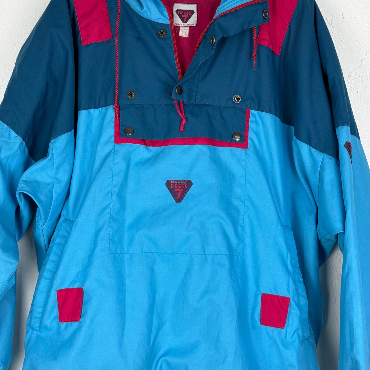 Kuratierter Vintage Onlineshop nachhaltige Secondhand Kleidung online kaufen, Online Shop Vintage, Vintage Online Shop, Second Hand Online Shop, gebraucht, zweite Hand, reused, preloved, Y2K, thriftshop, thriftstore, thrifting, thrift shop, thrift store