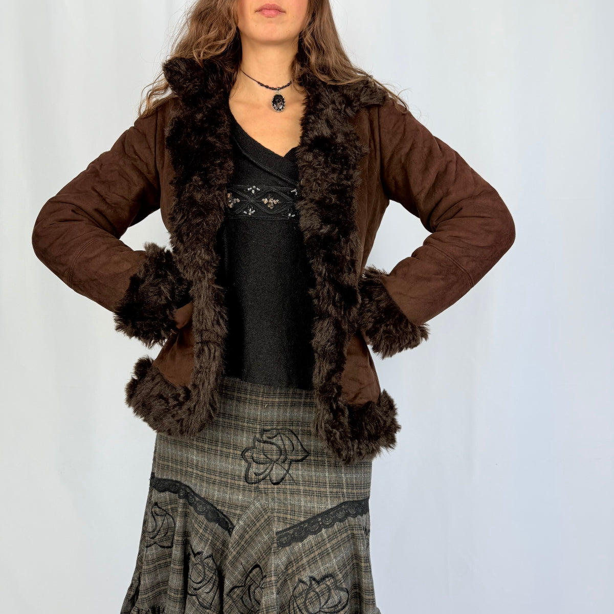 Kuratierter Vintage Onlineshop nachhaltige Secondhand Kleidung online kaufen, Online Shop Vintage, Vintage Online Shop, Second Hand Online Shop, gebraucht, zweite Hand, reused, preloved, Y2K, thriftshop, thriftstore, thrifting, thrift shop, thrift store, Cozy, Teddy, Whimsy, Cartoon