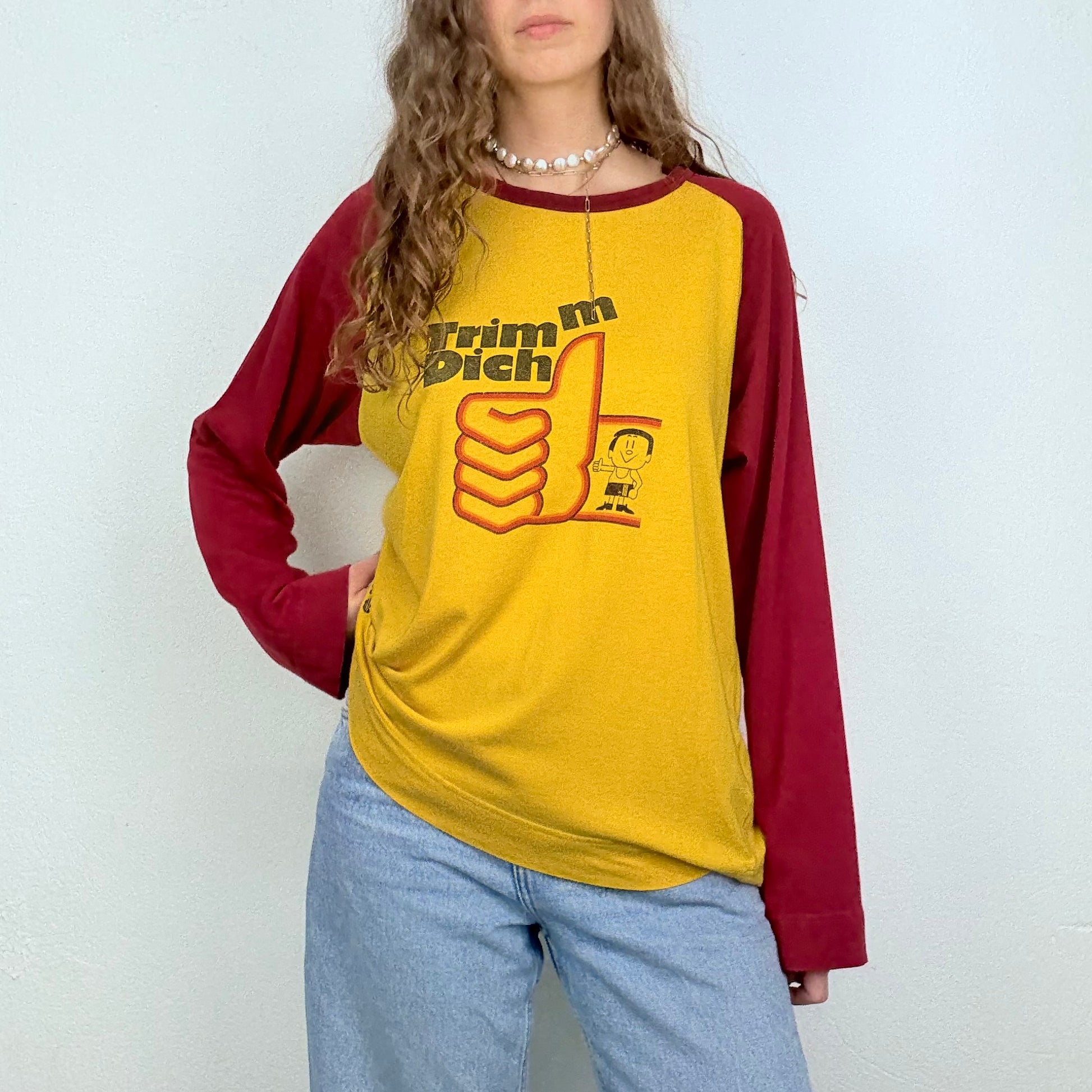 Kuratierter Vintage Onlineshop nachhaltige Secondhand Kleidung online kaufen, Online Shop Vintage, Vintage Online Shop, Second Hand Online Shop, gebraucht, zweite Hand, reused, preloved, Y2K, thriftshop, thriftstore, thrifting, thrift shop, thrift store, Retro, Sport, Ringer