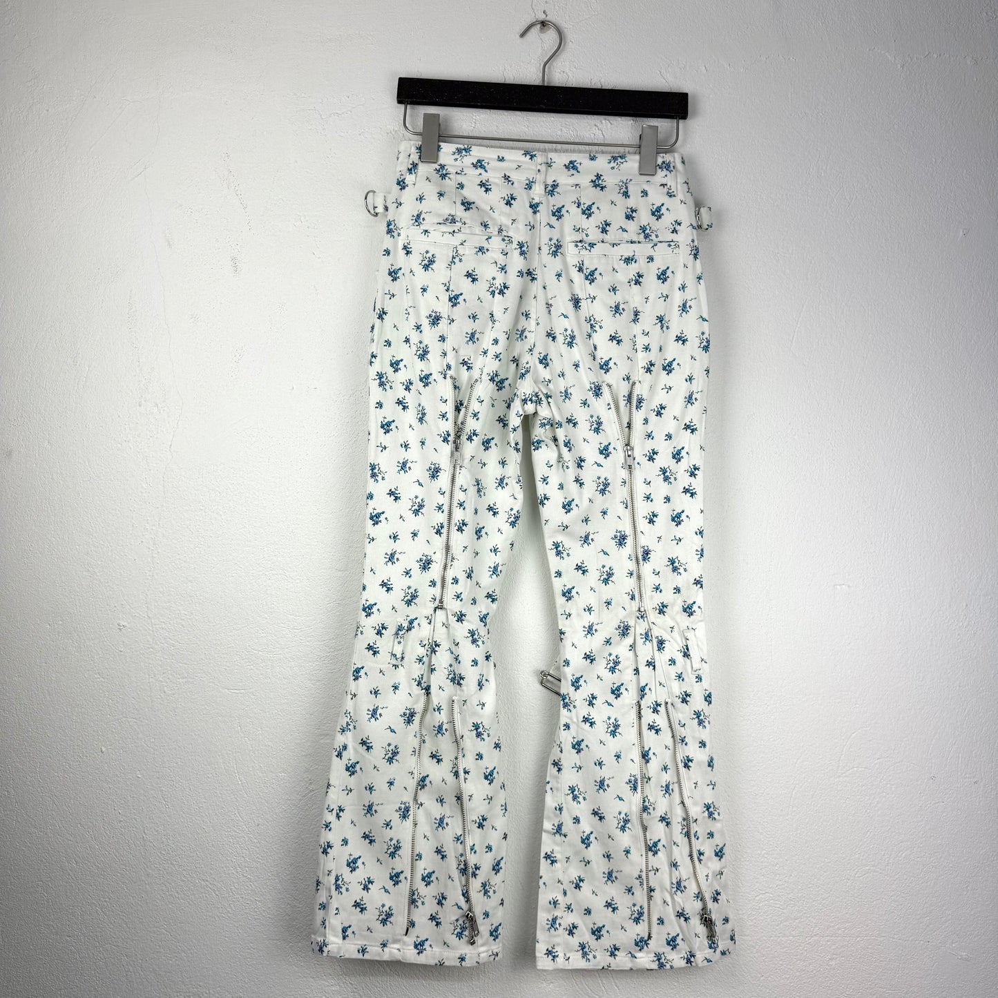 Kuratierter Vintage Onlineshop nachhaltige Secondhand Kleidung online kaufen, Online Shop Vintage, Vintage Online Shop, Second Hand Online Shop, gebraucht, zweite Hand, reused, preloved, Y2K, thriftshop, thriftstore, thrifting, thrift shop, thrift store