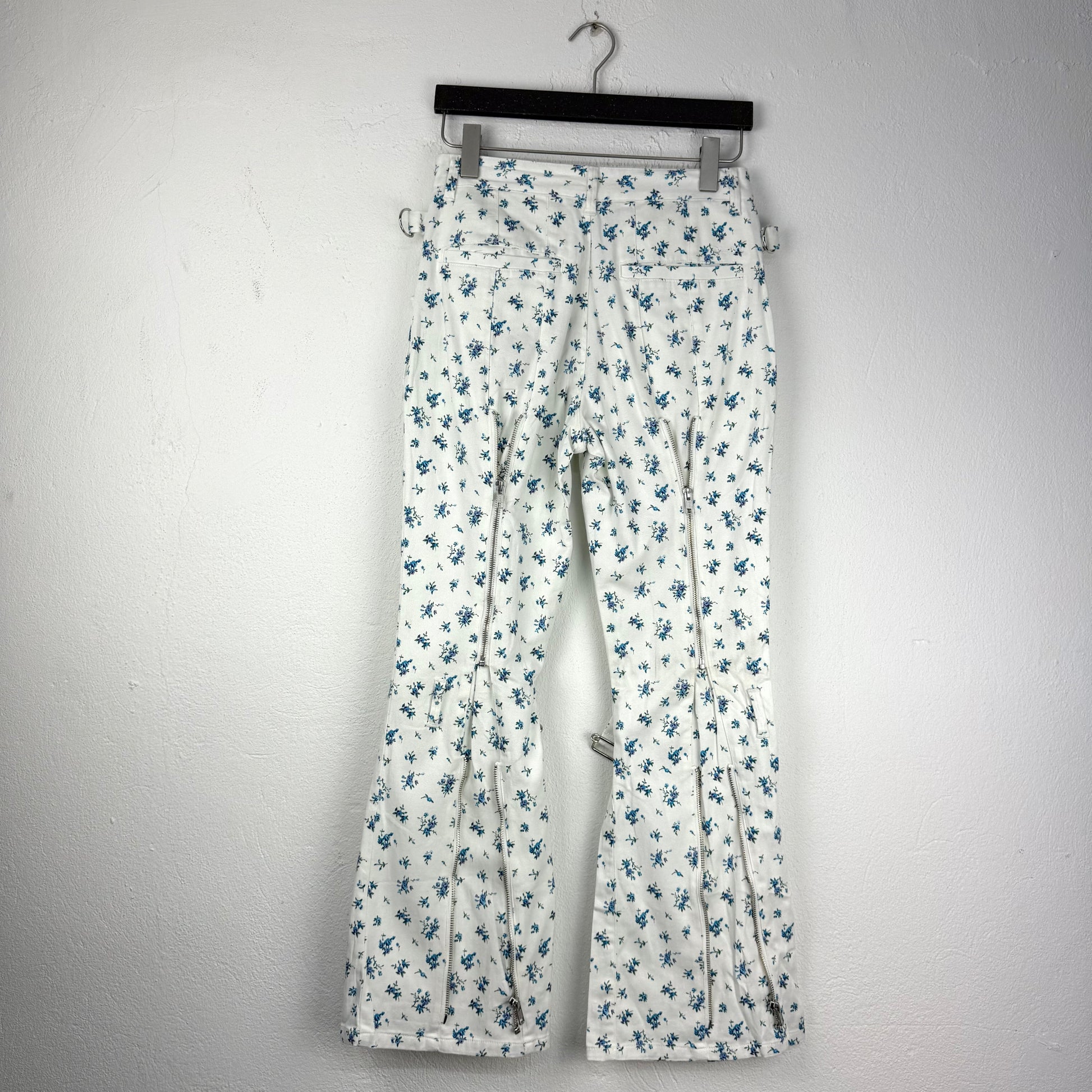 Kuratierter Vintage Onlineshop nachhaltige Secondhand Kleidung online kaufen, Online Shop Vintage, Vintage Online Shop, Second Hand Online Shop, gebraucht, zweite Hand, reused, preloved, Y2K, thriftshop, thriftstore, thrifting, thrift shop, thrift store