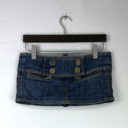 Kuratierter Vintage Onlineshop nachhaltige Secondhand Kleidung online kaufen, Online Shop Vintage, Vintage Online Shop, Second Hand Online Shop, gebraucht, zweite Hand, reused, preloved, Y2K, thriftshop, thriftstore, thrifting, thrift shop, thrift store