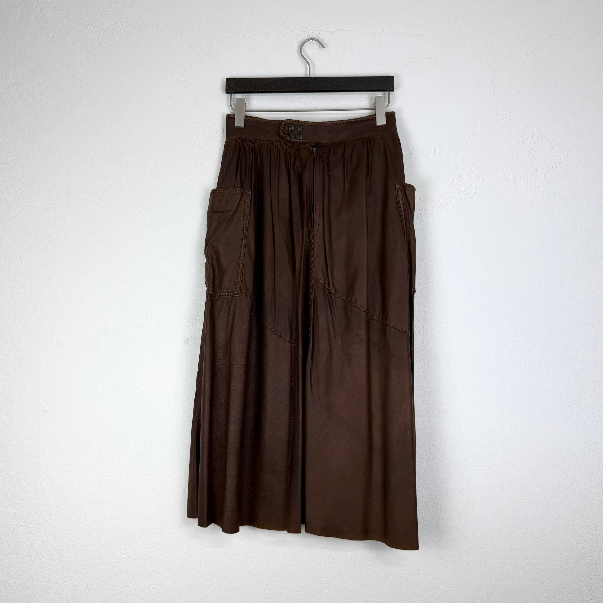 Kuratierter Vintage Onlineshop nachhaltige Secondhand Kleidung online kaufen, Online Shop Vintage, Vintage Online Shop, Second Hand Online Shop, gebraucht, zweite Hand, reused, preloved, Y2K, thriftshop, thriftstore, thrifting, thrift shop, thrift store