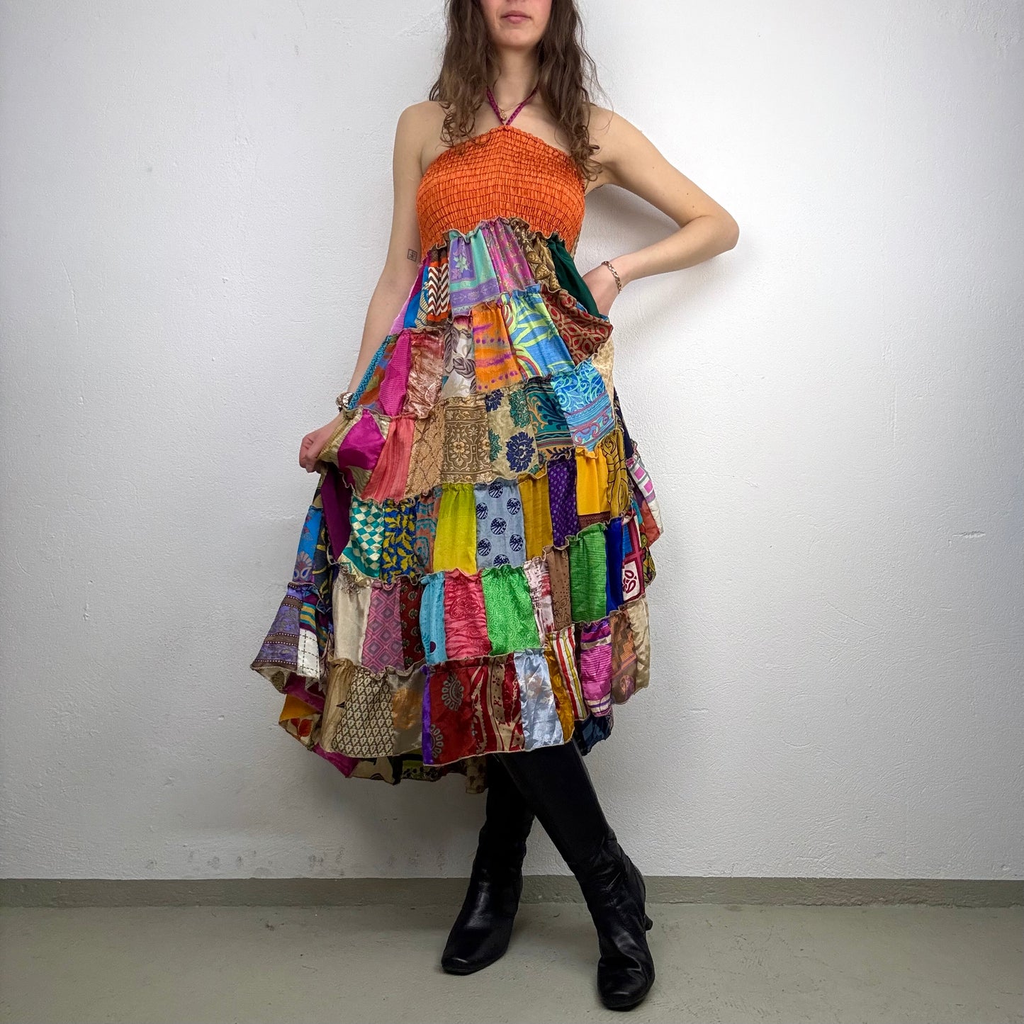 Kuratierter Vintage Onlineshop nachhaltige Secondhand Kleidung online kaufen, Online Shop Vintage, Vintage Online Shop, Second Hand Online Shop, gebraucht, zweite Hand, reused, preloved, Y2K, thriftshop, thriftstore, thrifting, thrift shop, thrift store