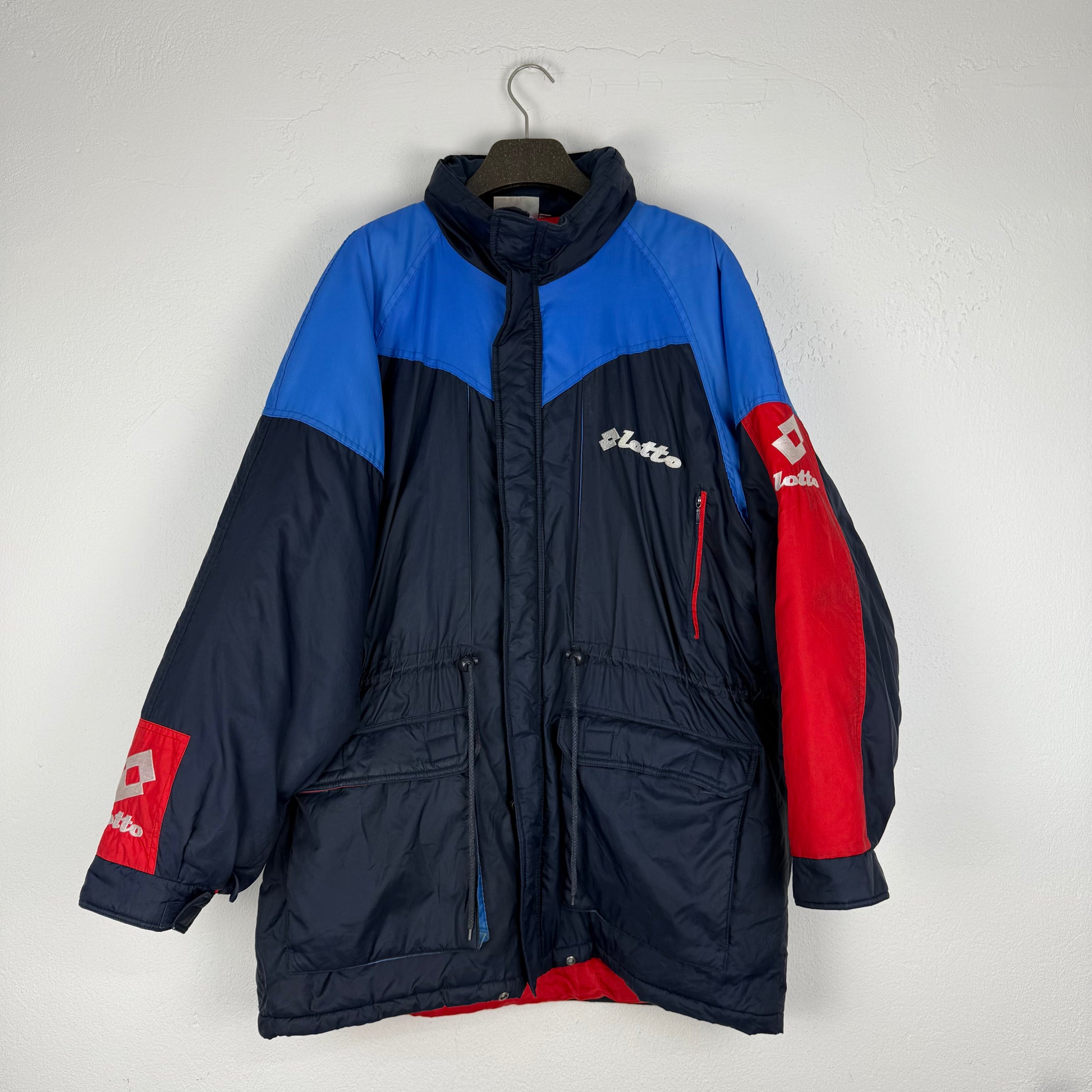 Kuratierter Vintage Onlineshop nachhaltige Secondhand Kleidung online kaufen, Online Shop Vintage, Vintage Online Shop, Second Hand Online Shop, gebraucht, zweite Hand, reused, preloved, Y2K, thriftshop, thriftstore, thrifting, thrift shop, thrift store
