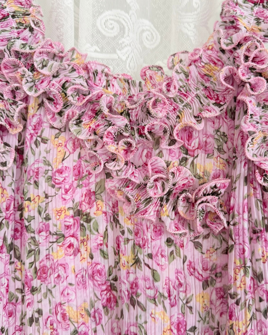 Top Rüschen rosa Blumenmuster Seide romantic whimsy Teos Vintage Onlineshop Second Hand Stuttgart