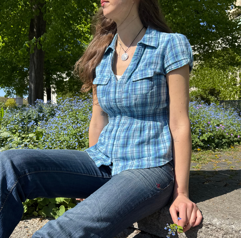 Guess Kurzarmbluse kariert türkis hellblau y2k Teos Vintage Onlineshop