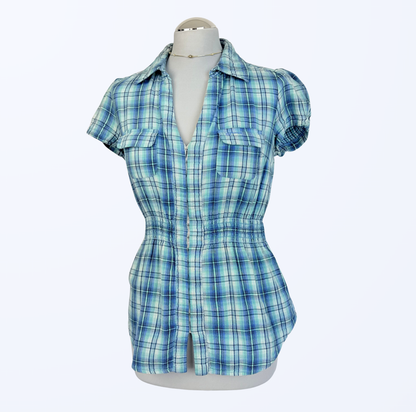 Guess Kurzarmbluse kariert türkis hellblau y2k Teos Vintage Onlineshop