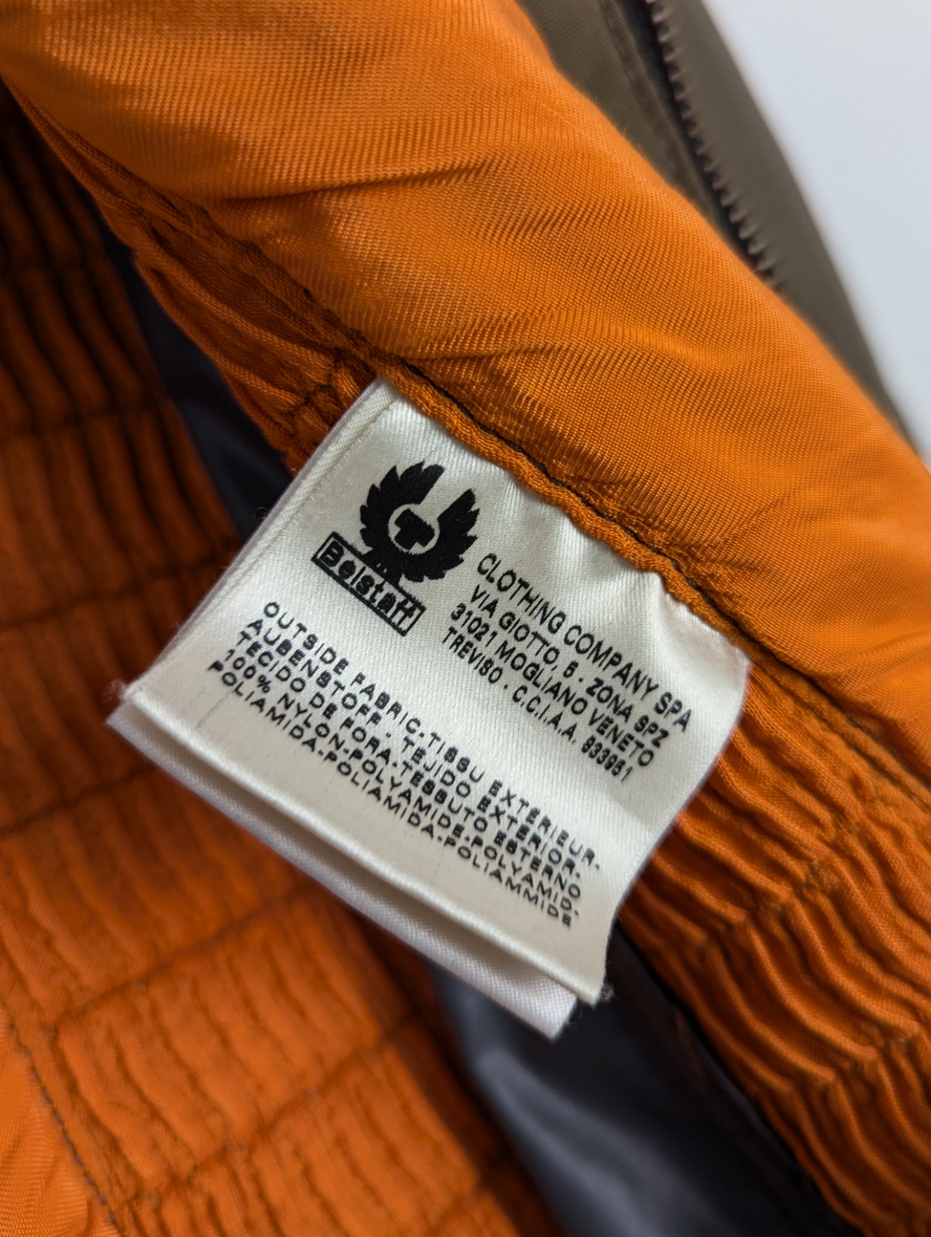 Kuratierter Vintage Onlineshop nachhaltige Secondhand Kleidung online kaufen, Online Shop Vintage, Vintage Online Shop, Second Hand Online Shop, gebraucht, zweite Hand, reused, preloved, Y2K, thriftshop, thriftstore, thrifting, thrift shop, thrift store