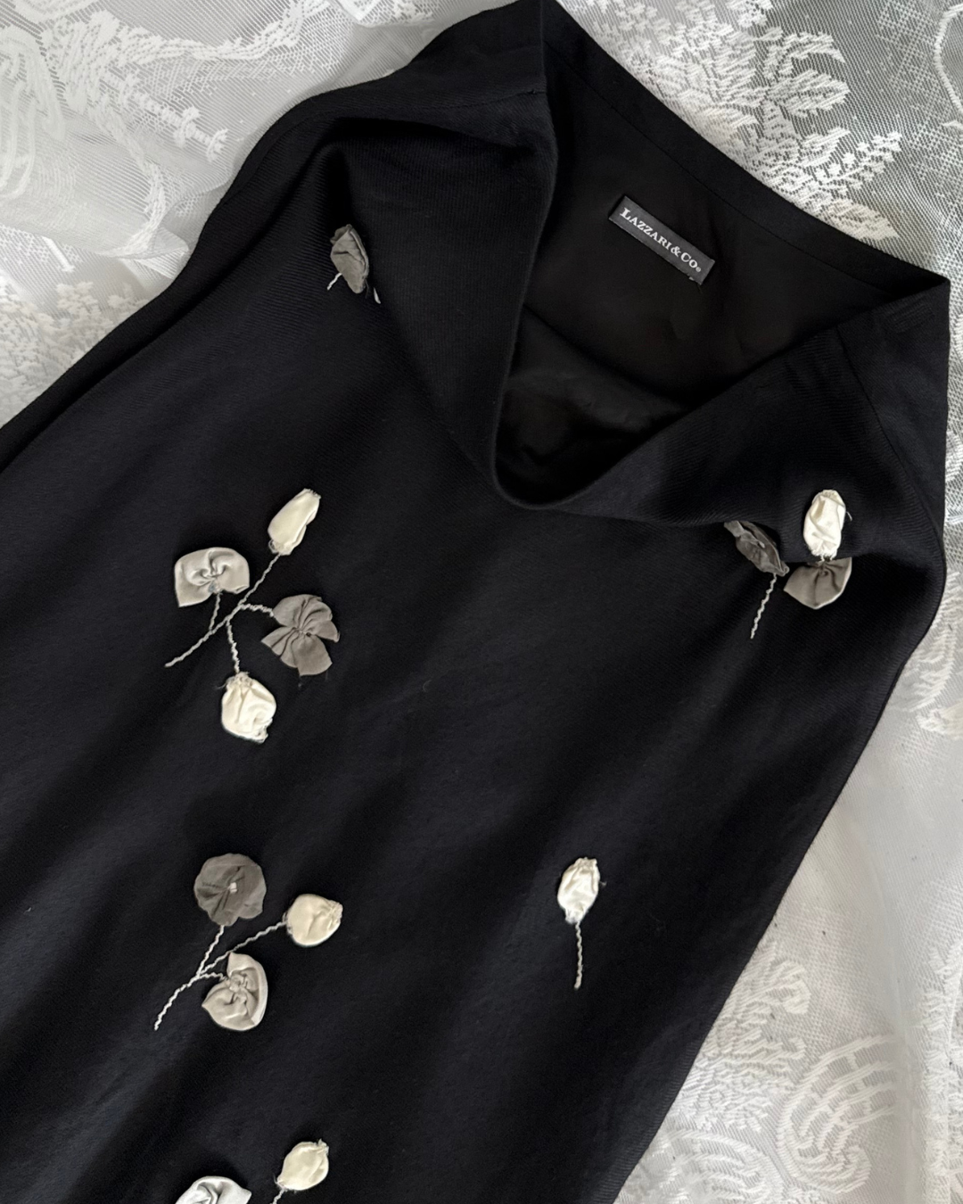 Lazzari & Co Midirock mit 3d Blumen Blumnapplikationen designer Second Hand italenische Designer