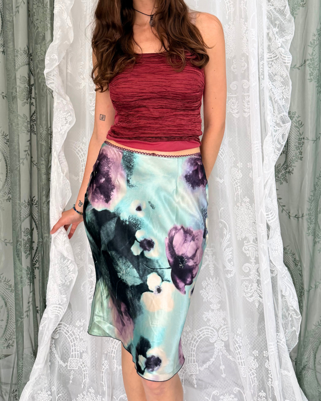 Midirock Satin sedig Blumenmuster 90s Style y2k Whimsical whimsy Teos Vintage Online shop
