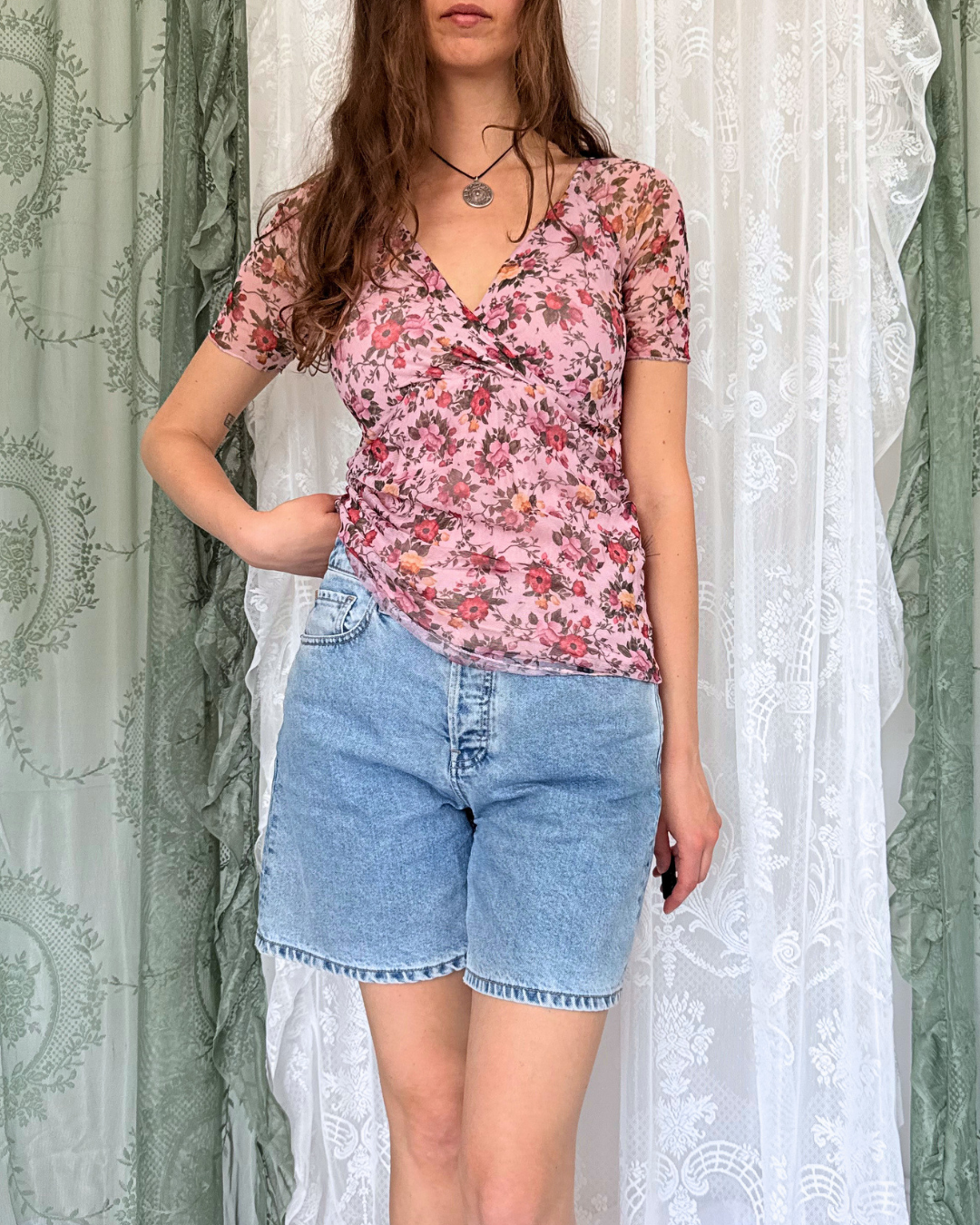 Nuna Lie T-Shirt cottage core romantic 90s vibe whitchy whimsical Blumen Teos vintage Onlineshop
