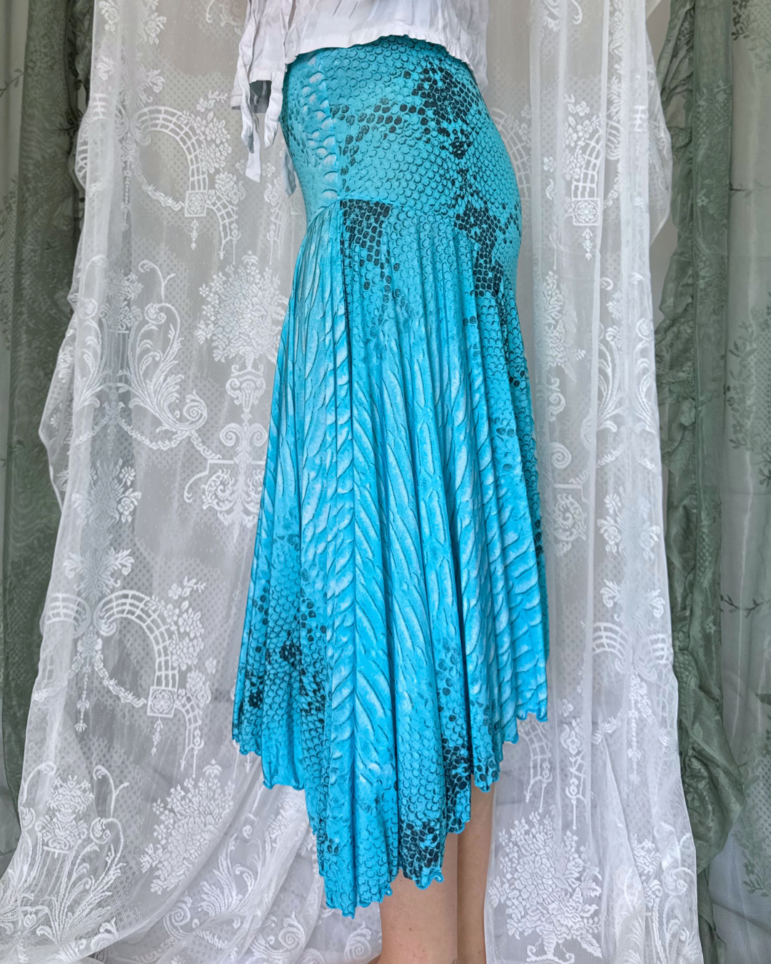 Nuova Midirock y2k Style Snake Print asymmetrisch türkis Summer Vacation Skirt Teos Vintage Onlineshop