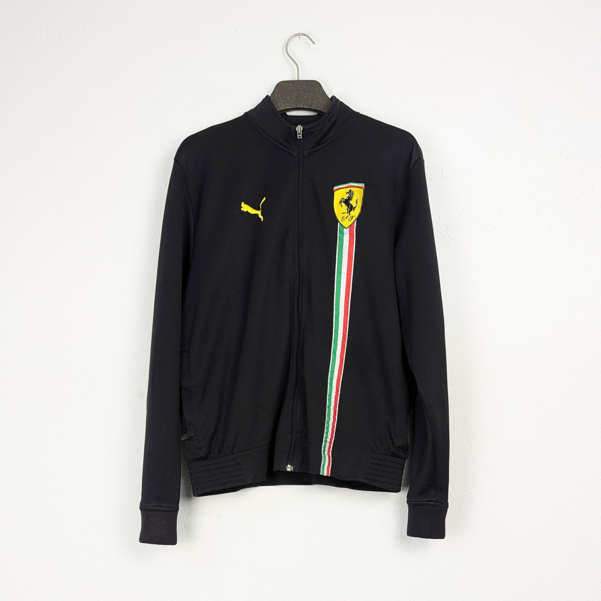 Kuratierter Vintage Onlineshop nachhaltige Secondhand Kleidung online kaufen, Online Shop Vintage, Vintage Online Shop, Second Hand Online Shop, gebraucht, zweite Hand, reused, preloved, Y2K, thriftshop, thriftstore, thrifting, thrift shop, thrift store