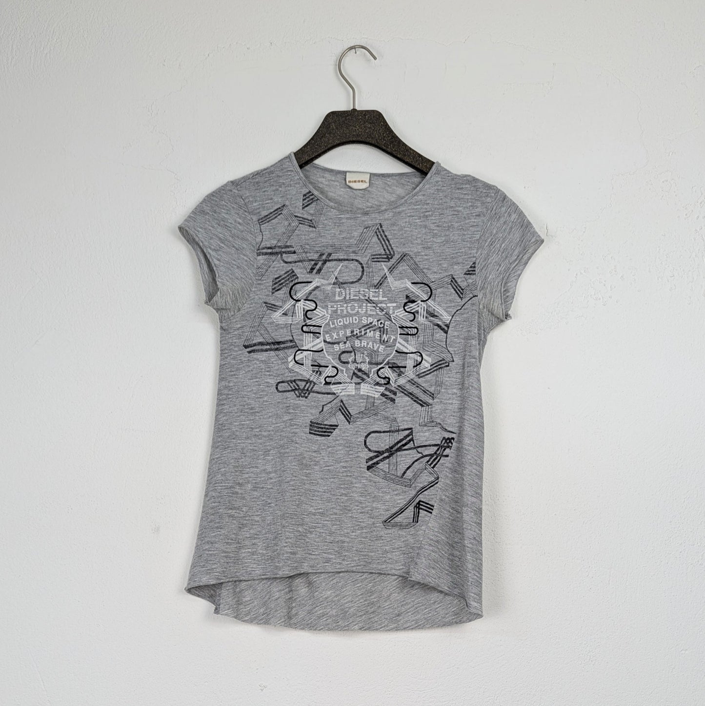 Kuratierter Vintage Onlineshop nachhaltige Secondhand Kleidung online kaufen, Online Shop Vintage, Vintage Online Shop, Second Hand Online Shop, gebraucht, zweite Hand, reused, preloved, Y2K, thriftshop, thriftstore, thrifting, thrift shop, thrift store