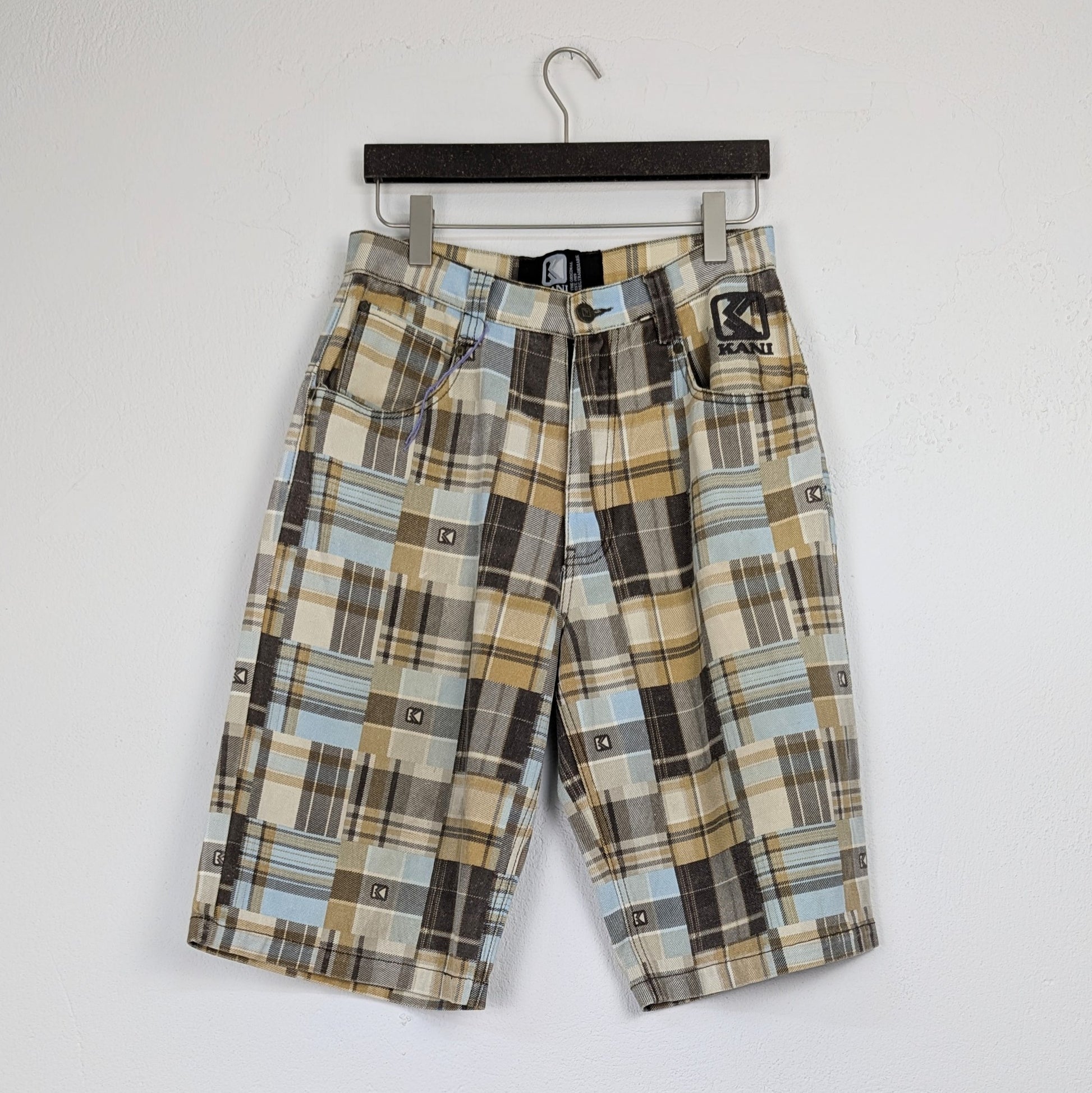 Kuratierter Vintage Onlineshop nachhaltige Secondhand Kleidung online kaufen, Online Shop Vintage, Vintage Online Shop, Second Hand Online Shop, gebraucht, zweite Hand, reused, preloved, Y2K, thriftshop, thriftstore, thrifting, thrift shop, thrift store