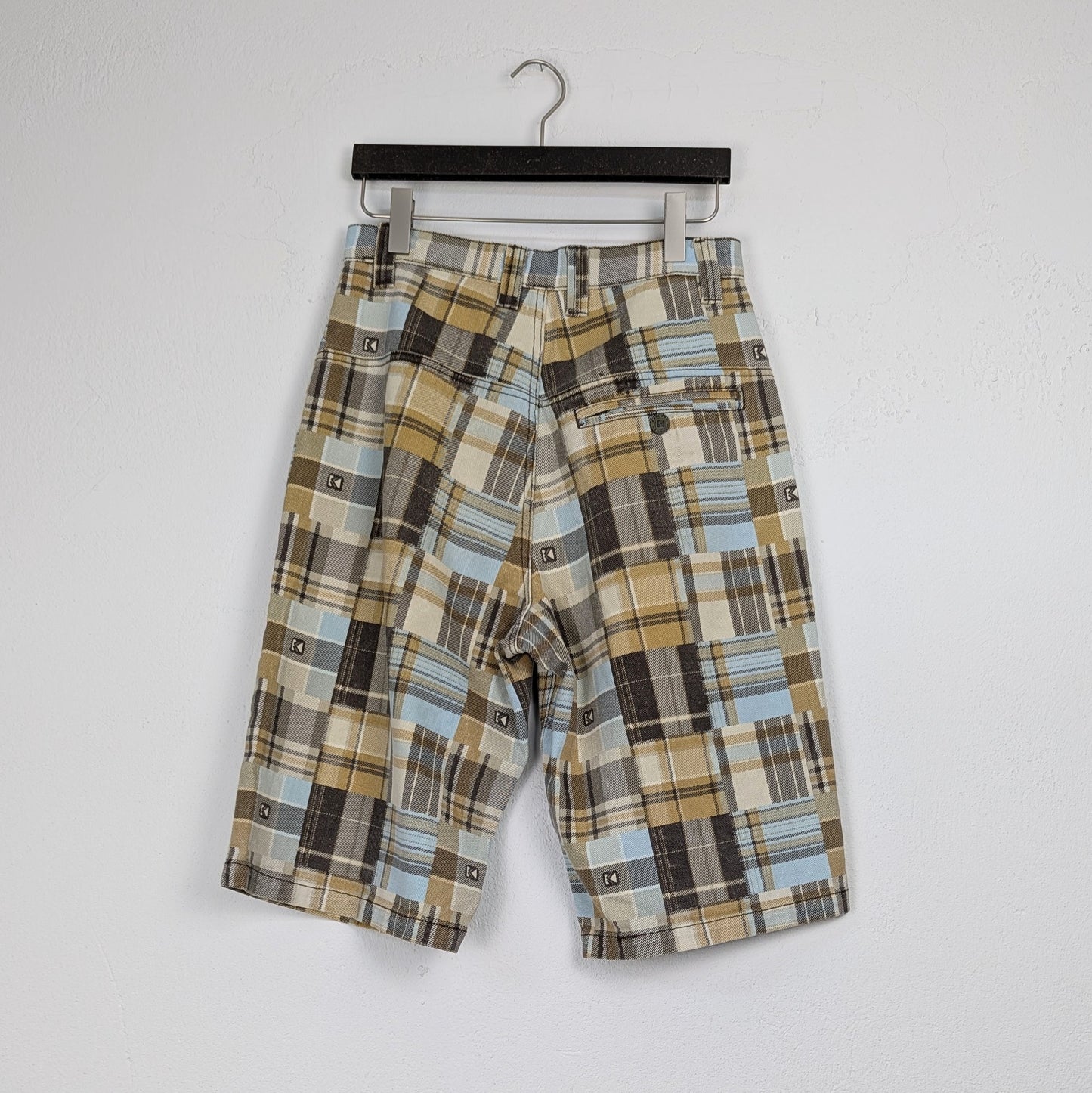 Kuratierter Vintage Onlineshop nachhaltige Secondhand Kleidung online kaufen, Online Shop Vintage, Vintage Online Shop, Second Hand Online Shop, gebraucht, zweite Hand, reused, preloved, Y2K, thriftshop, thriftstore, thrifting, thrift shop, thrift store