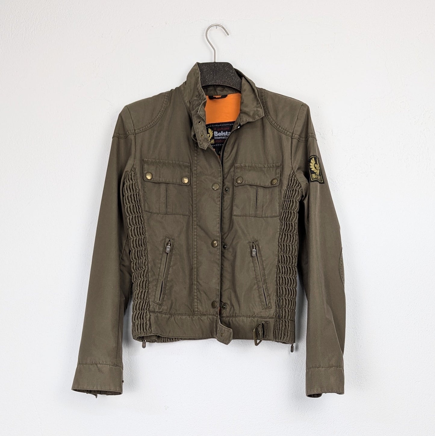 Kuratierter Vintage Onlineshop nachhaltige Secondhand Kleidung online kaufen, Online Shop Vintage, Vintage Online Shop, Second Hand Online Shop, gebraucht, zweite Hand, reused, preloved, Y2K, thriftshop, thriftstore, thrifting, thrift shop, thrift store