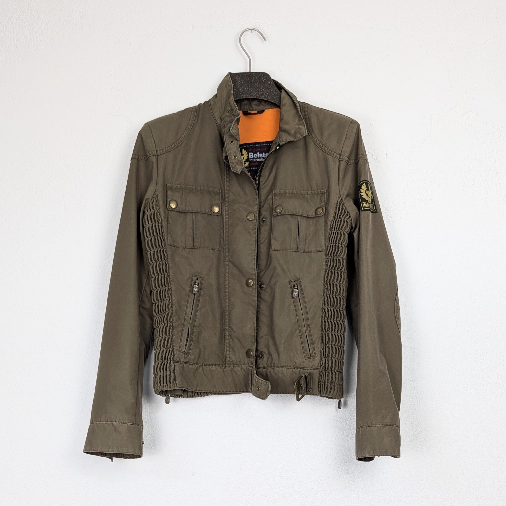Kuratierter Vintage Onlineshop nachhaltige Secondhand Kleidung online kaufen, Online Shop Vintage, Vintage Online Shop, Second Hand Online Shop, gebraucht, zweite Hand, reused, preloved, Y2K, thriftshop, thriftstore, thrifting, thrift shop, thrift store