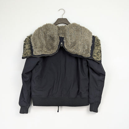 Kuratierter Vintage Onlineshop nachhaltige Secondhand Kleidung online kaufen, Online Shop Vintage, Vintage Online Shop, Second Hand Online Shop, gebraucht, zweite Hand, reused, preloved, Y2K, thriftshop, thriftstore, thrifting, thrift shop, thrift store