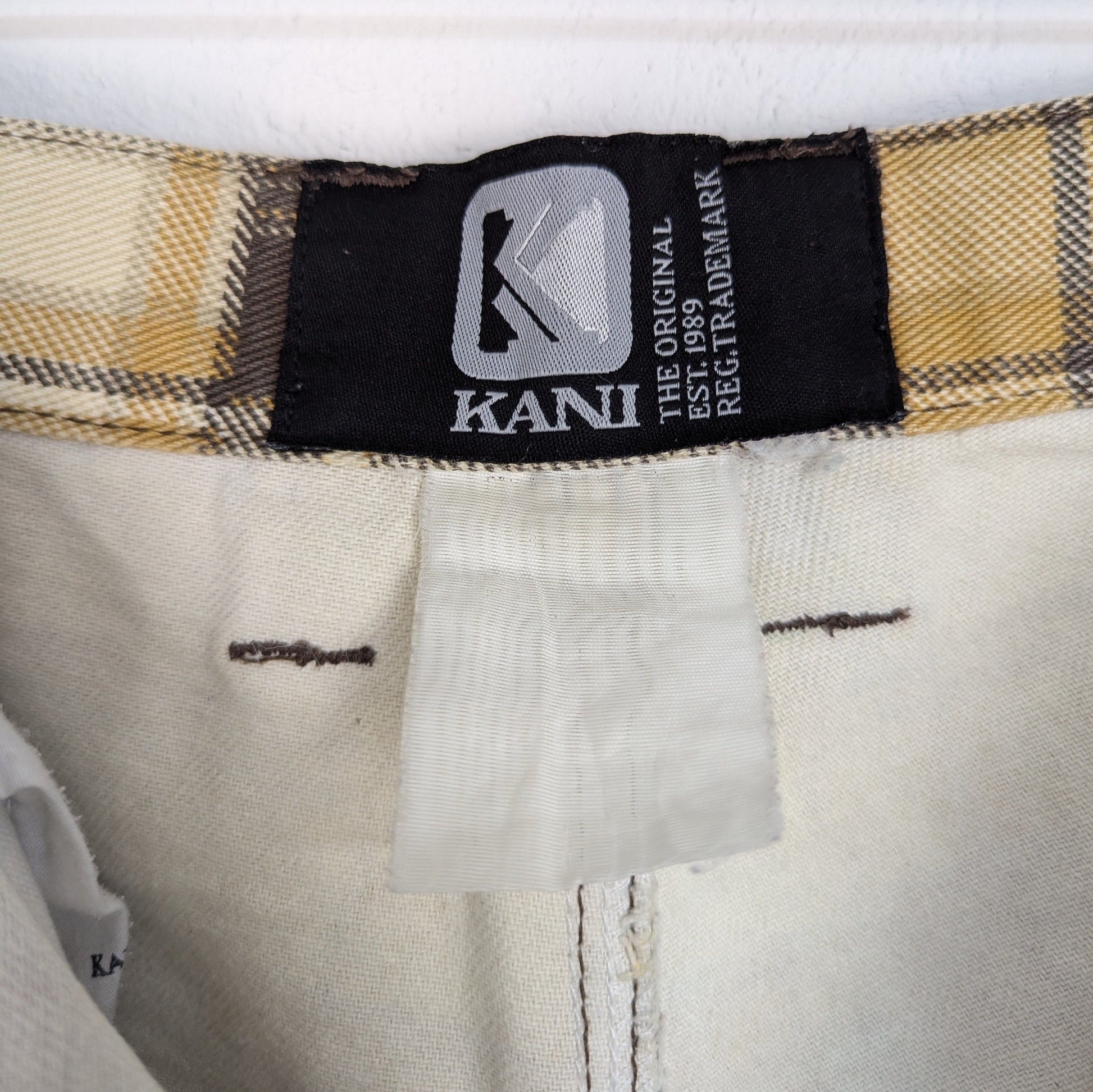 Kuratierter Vintage Onlineshop nachhaltige Secondhand Kleidung online kaufen, Online Shop Vintage, Vintage Online Shop, Second Hand Online Shop, gebraucht, zweite Hand, reused, preloved, Y2K, thriftshop, thriftstore, thrifting, thrift shop, thrift store