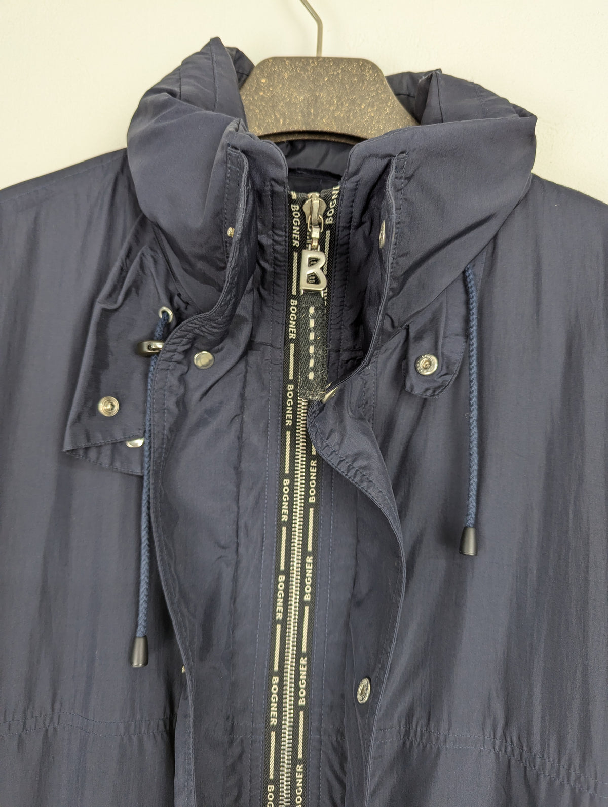 Kuratierter Vintage Onlineshop nachhaltige Secondhand Kleidung online kaufen, Online Shop Vintage, Vintage Online Shop, Second Hand Online Shop, gebraucht, zweite Hand, reused, preloved, Y2K, thriftshop, thriftstore, thrifting, thrift shop, thrift store