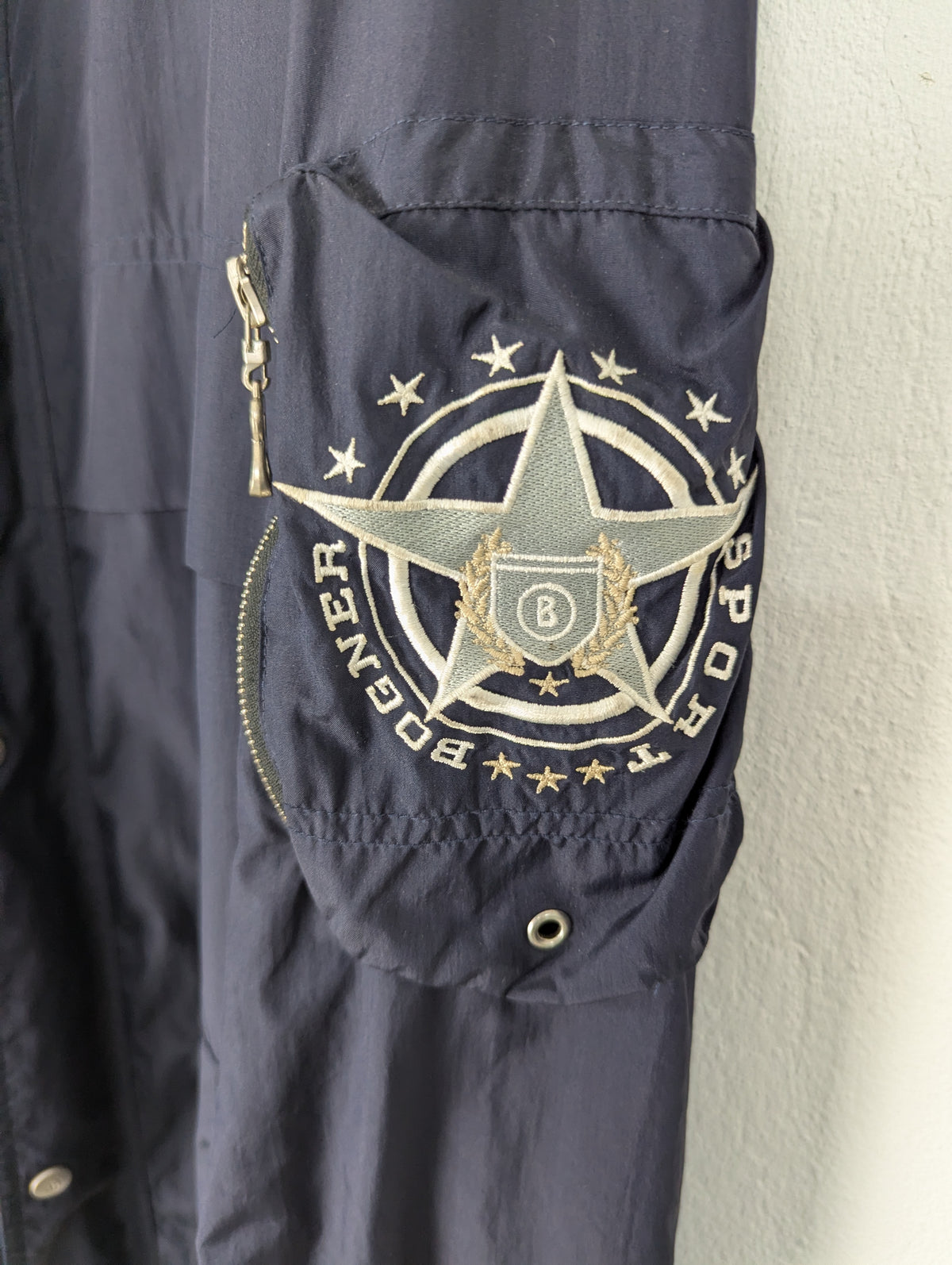 Kuratierter Vintage Onlineshop nachhaltige Secondhand Kleidung online kaufen, Online Shop Vintage, Vintage Online Shop, Second Hand Online Shop, gebraucht, zweite Hand, reused, preloved, Y2K, thriftshop, thriftstore, thrifting, thrift shop, thrift store