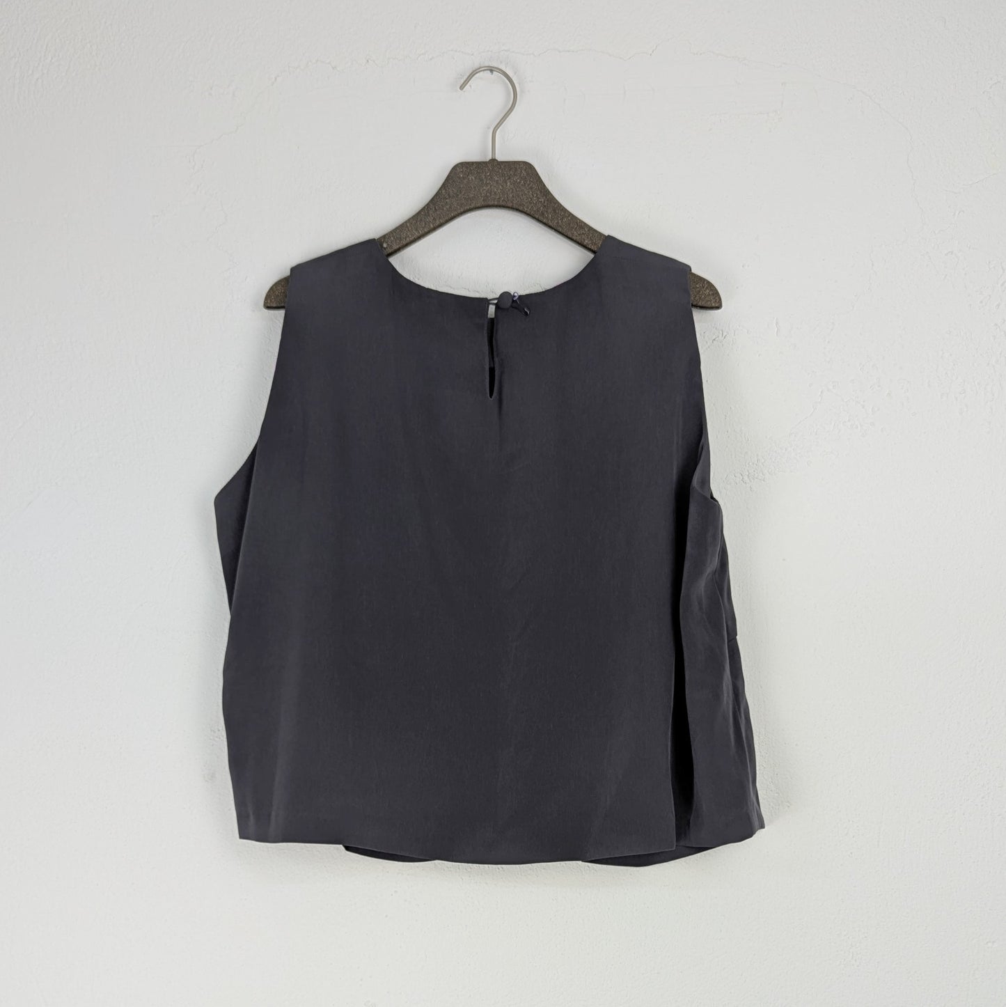 Kuratierter Vintage-Onlineshop– nachhaltige Second-Hand-Kleidung online kaufen