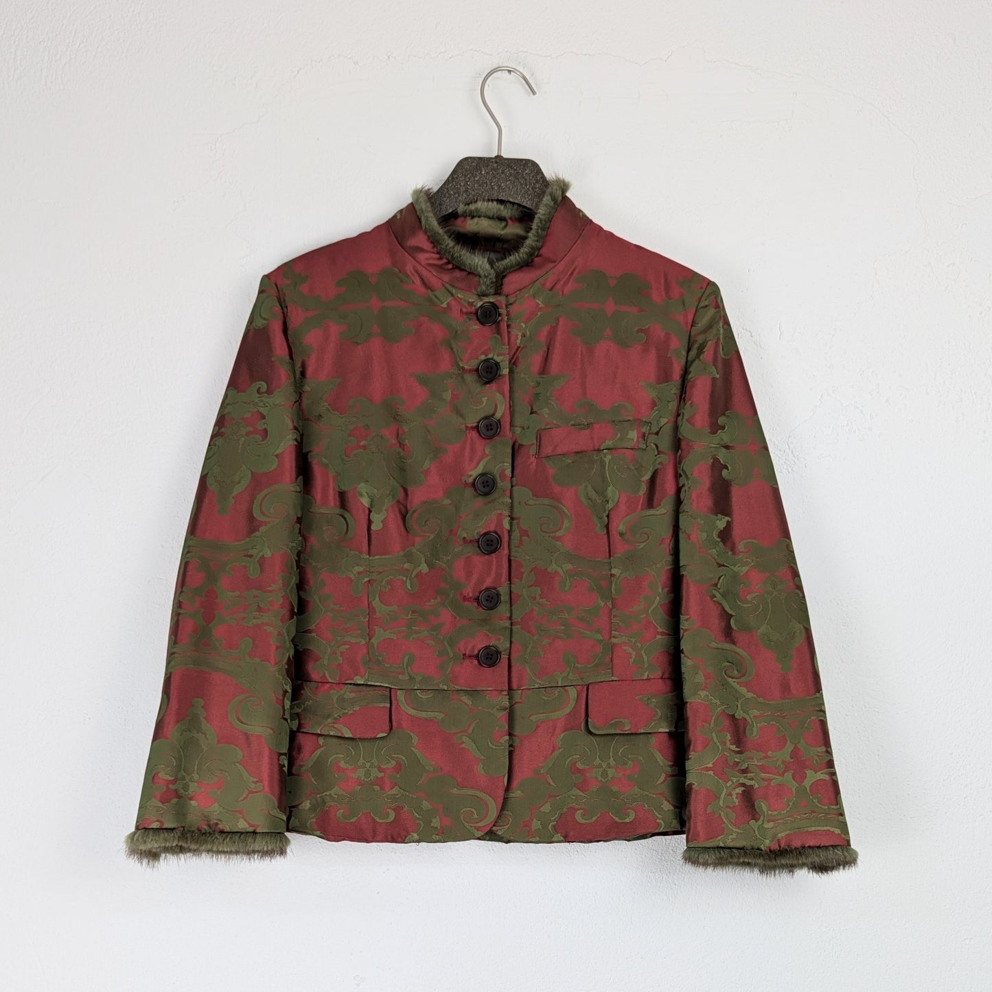 Kuratierter Vintage Onlineshop nachhaltige Secondhand Kleidung online kaufen, Online Shop Vintage, Vintage Online Shop, Second Hand Online Shop, gebraucht, zweite Hand, reused, preloved, Y2K, thriftshop, thriftstore, thrifting, thrift shop, thrift store