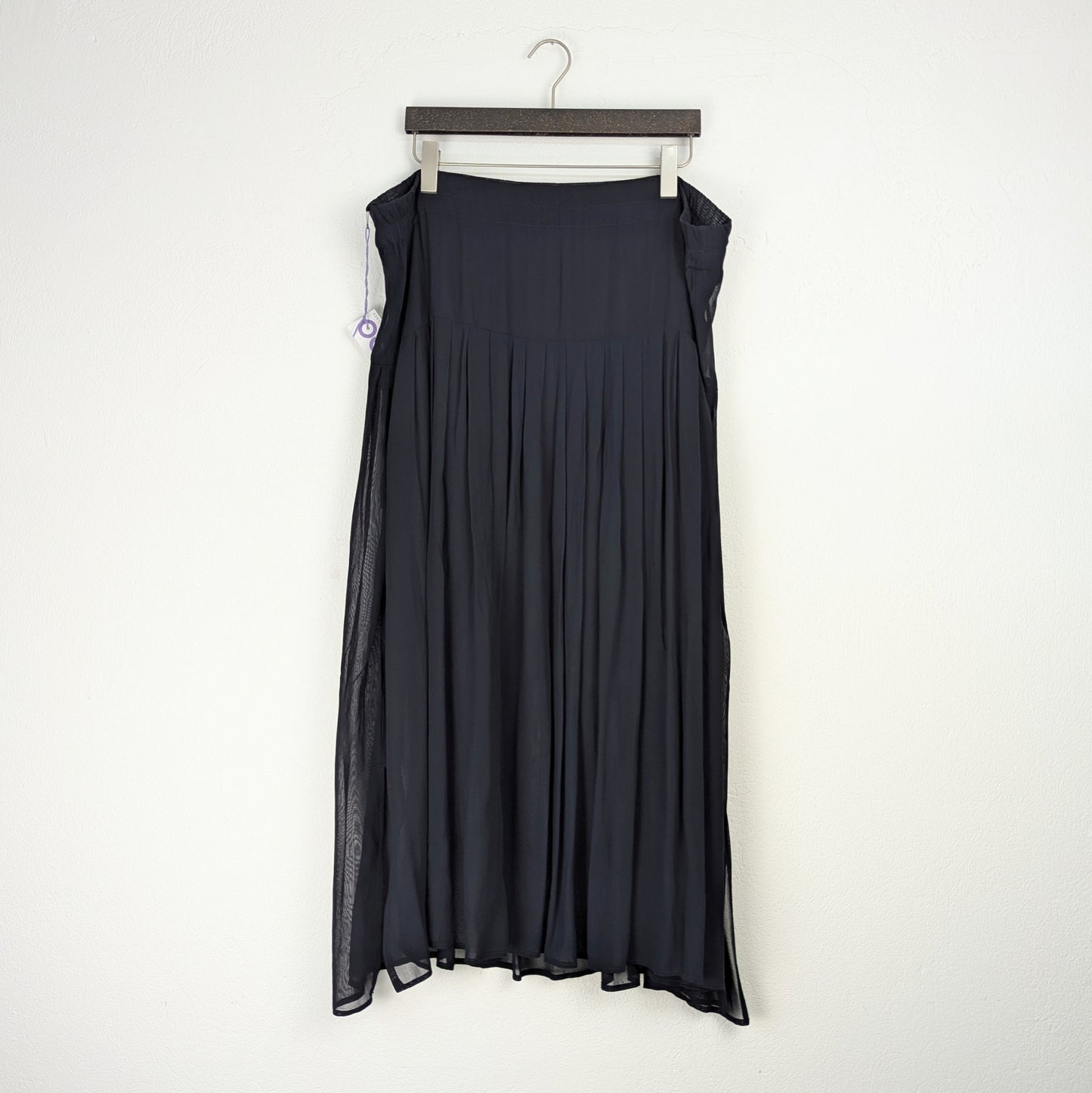 Kuratierter Vintage Onlineshop nachhaltige Secondhand Kleidung online kaufen, Online Shop Vintage, Vintage Online Shop, Second Hand Online Shop, gebraucht, zweite Hand, reused, preloved, Y2K, thriftshop, thriftstore, thrifting, thrift shop, thrift store
