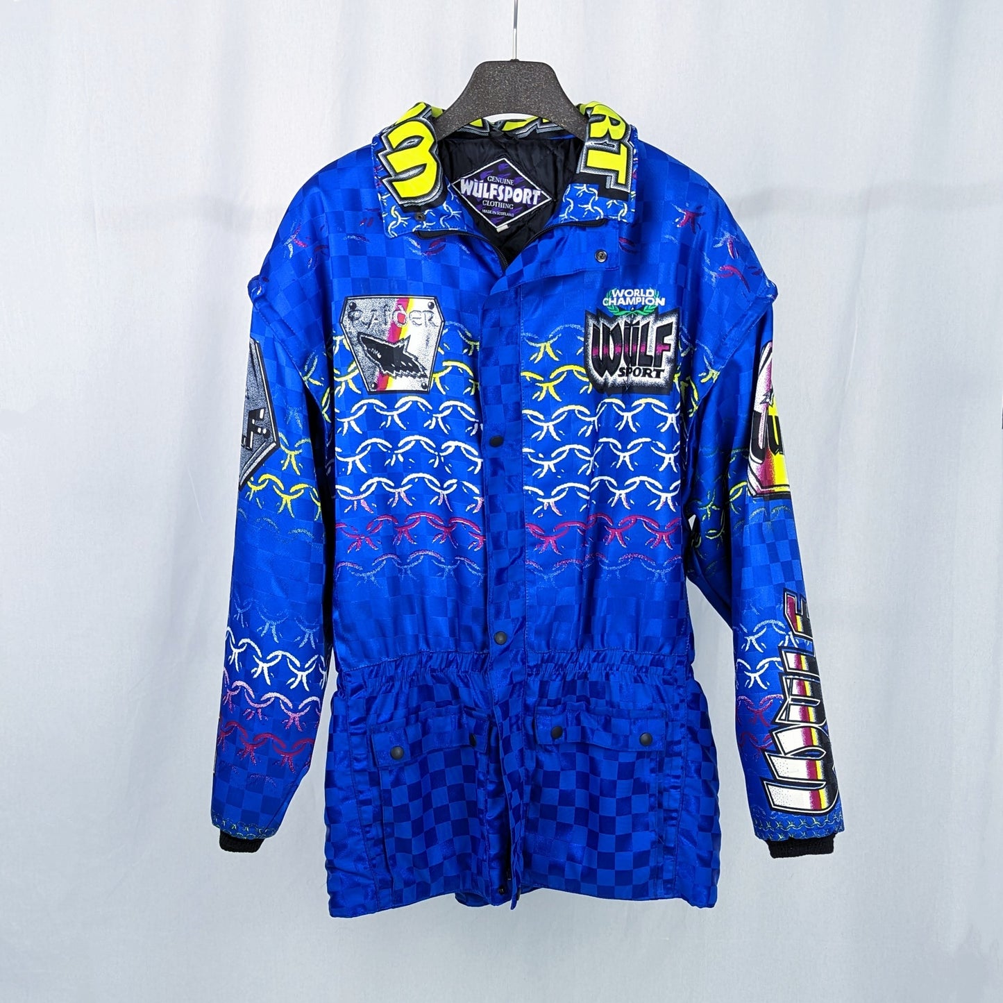 Kuratierter Vintage Onlineshop nachhaltige Secondhand Kleidung online kaufen, Online Shop Vintage, Vintage Online Shop, Second Hand Online Shop, gebraucht, zweite Hand, reused, preloved, Y2K, thriftshop, thriftstore, thrifting, thrift shop, thrift store