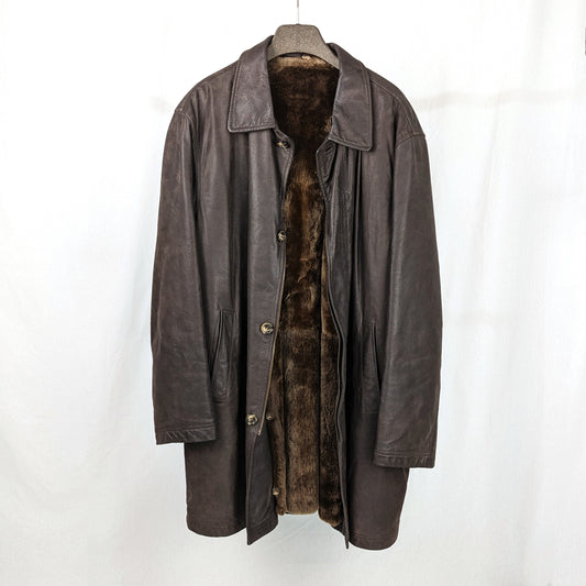 Kuratierter Vintage Onlineshop nachhaltige Secondhand Kleidung online kaufen, Online Shop Vintage, Vintage Online Shop, Second Hand Online Shop, gebraucht, zweite Hand, reused, preloved, Y2K, thriftshop, thriftstore, thrifting, thrift shop, thrift store