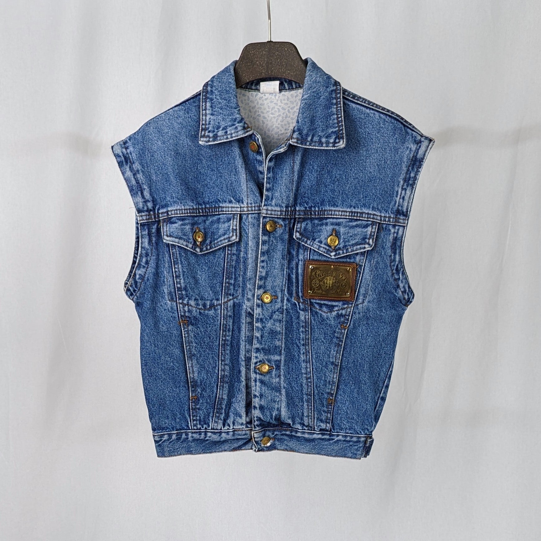 Kuratierter Vintage Onlineshop nachhaltige Secondhand Kleidung online kaufen, Online Shop Vintage, Vintage Online Shop, Second Hand Online Shop, gebraucht, zweite Hand, reused, preloved, Y2K, thriftshop, thriftstore, thrifting, thrift shop, thrift store