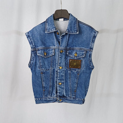 Kuratierter Vintage Onlineshop nachhaltige Secondhand Kleidung online kaufen, Online Shop Vintage, Vintage Online Shop, Second Hand Online Shop, gebraucht, zweite Hand, reused, preloved, Y2K, thriftshop, thriftstore, thrifting, thrift shop, thrift store