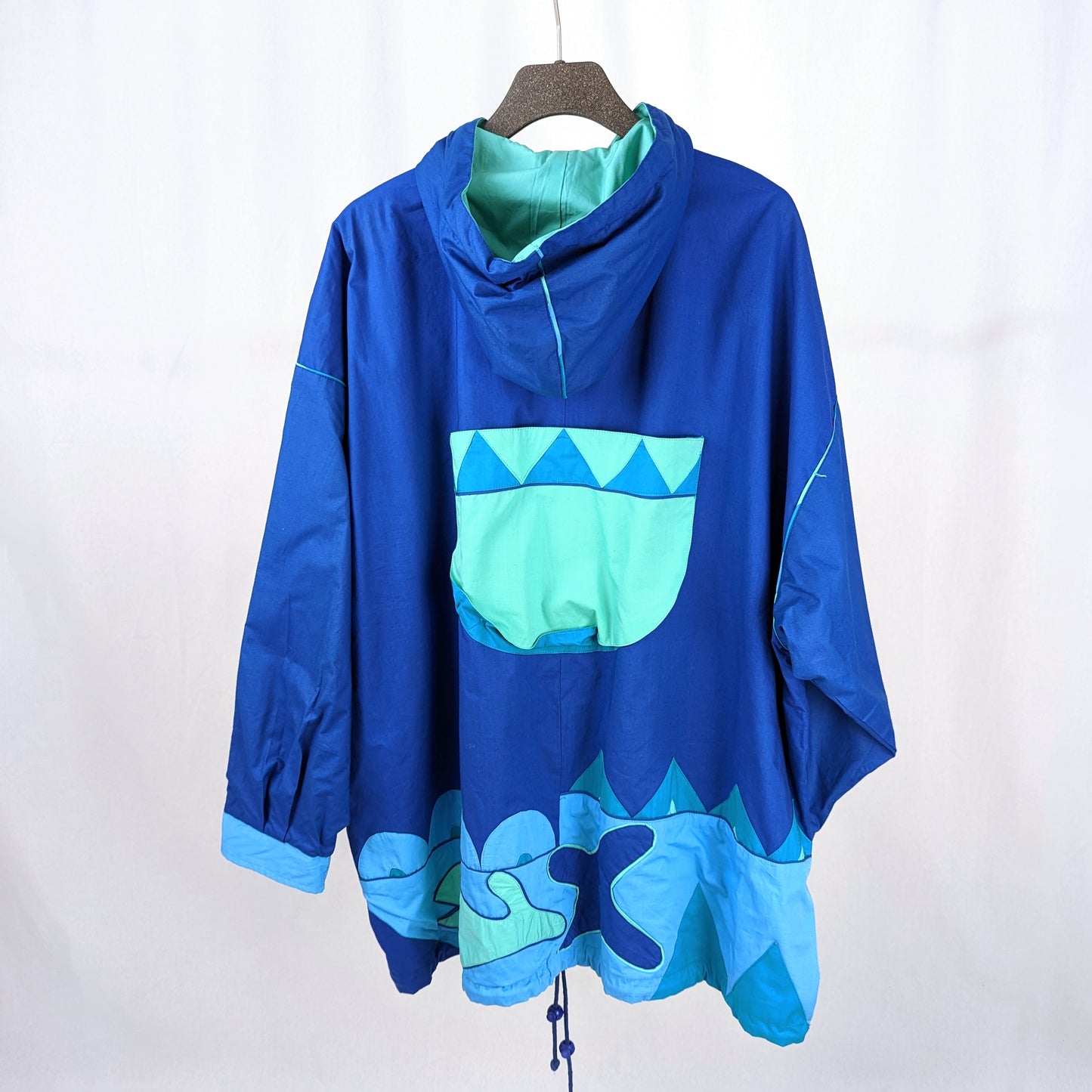 Kuratierter Vintage Onlineshop nachhaltige Secondhand Kleidung online kaufen, Online Shop Vintage, Vintage Online Shop, Second Hand Online Shop, gebraucht, zweite Hand, reused, preloved, Y2K, thriftshop, thriftstore, thrifting, thrift shop, thrift store