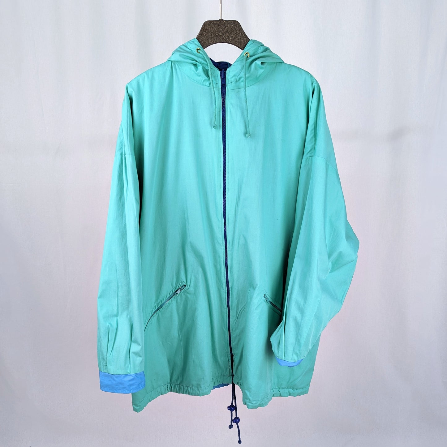 Kuratierter Vintage Onlineshop nachhaltige Secondhand Kleidung online kaufen, Online Shop Vintage, Vintage Online Shop, Second Hand Online Shop, gebraucht, zweite Hand, reused, preloved, Y2K, thriftshop, thriftstore, thrifting, thrift shop, thrift store