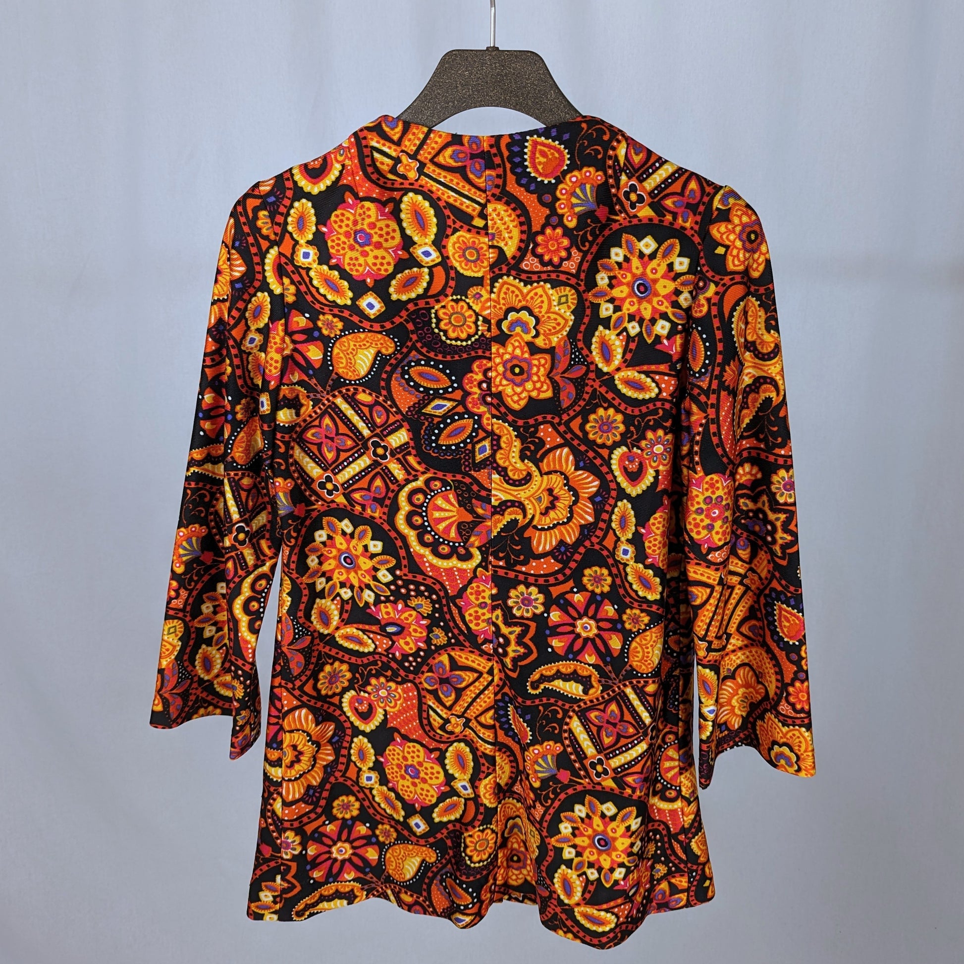 Kuratierter Vintage Onlineshop nachhaltige Secondhand Kleidung online kaufen, Online Shop Vintage, Vintage Online Shop, Second Hand Online Shop, gebraucht, zweite Hand, reused, preloved, Y2K, thriftshop, thriftstore, thrifting, thrift shop, thrift store