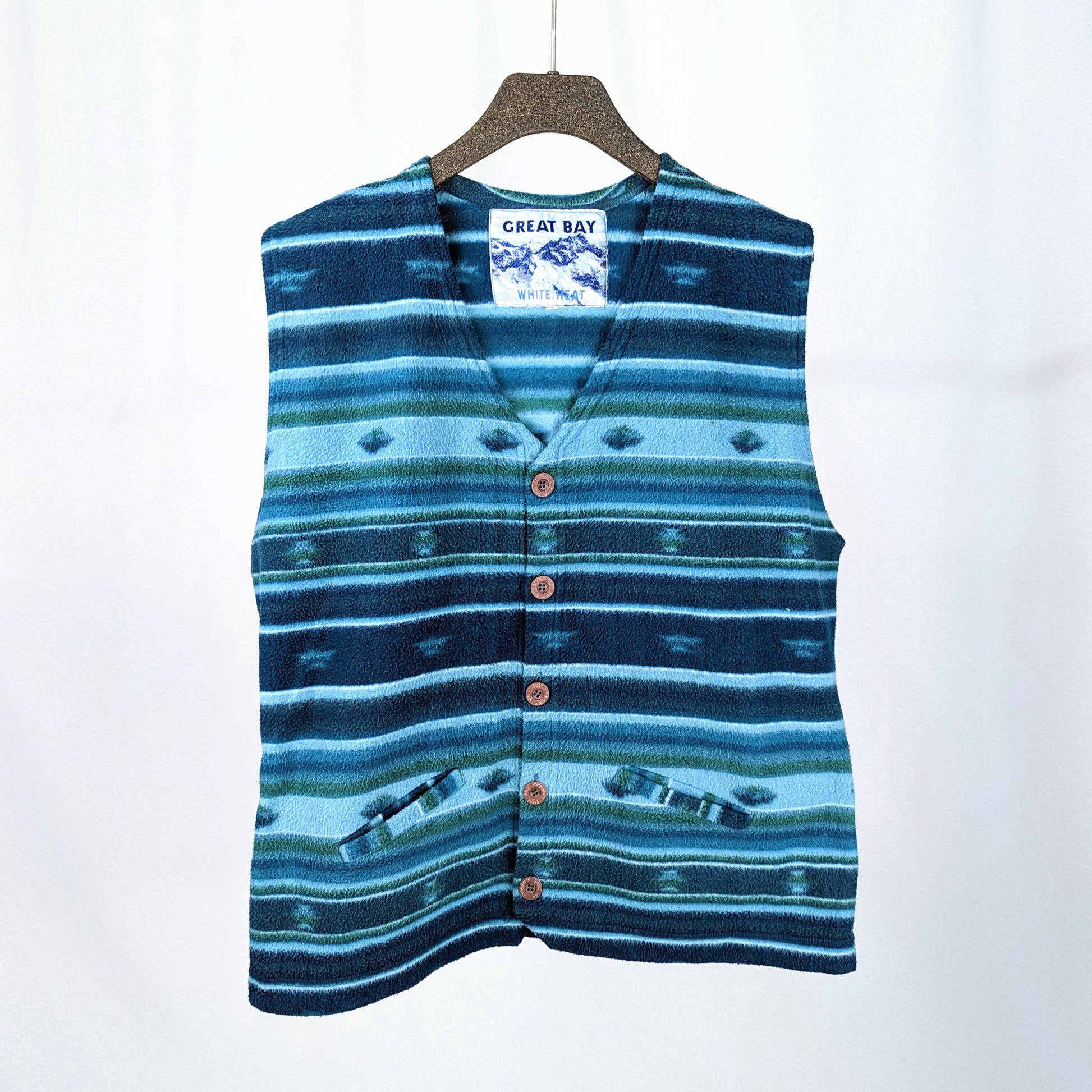 Kuratierter Vintage Onlineshop nachhaltige Secondhand Kleidung online kaufen, Online Shop Vintage, Vintage Online Shop, Second Hand Online Shop, gebraucht, zweite Hand, reused, preloved, Y2K, thriftshop, thriftstore, thrifting, thrift shop, thrift store